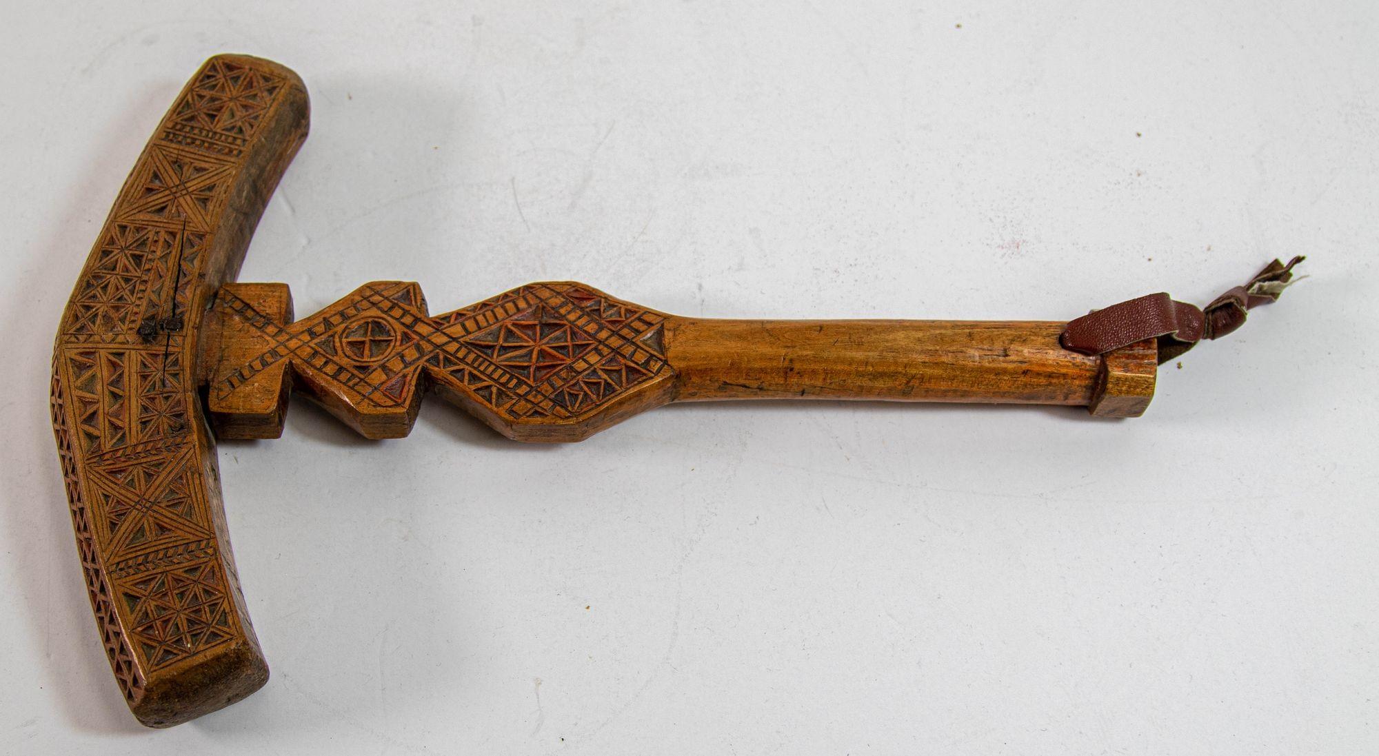 Moroccan Berber Wooden Sugar Hammer Marteau a Sucre Deggaga For Sale 14