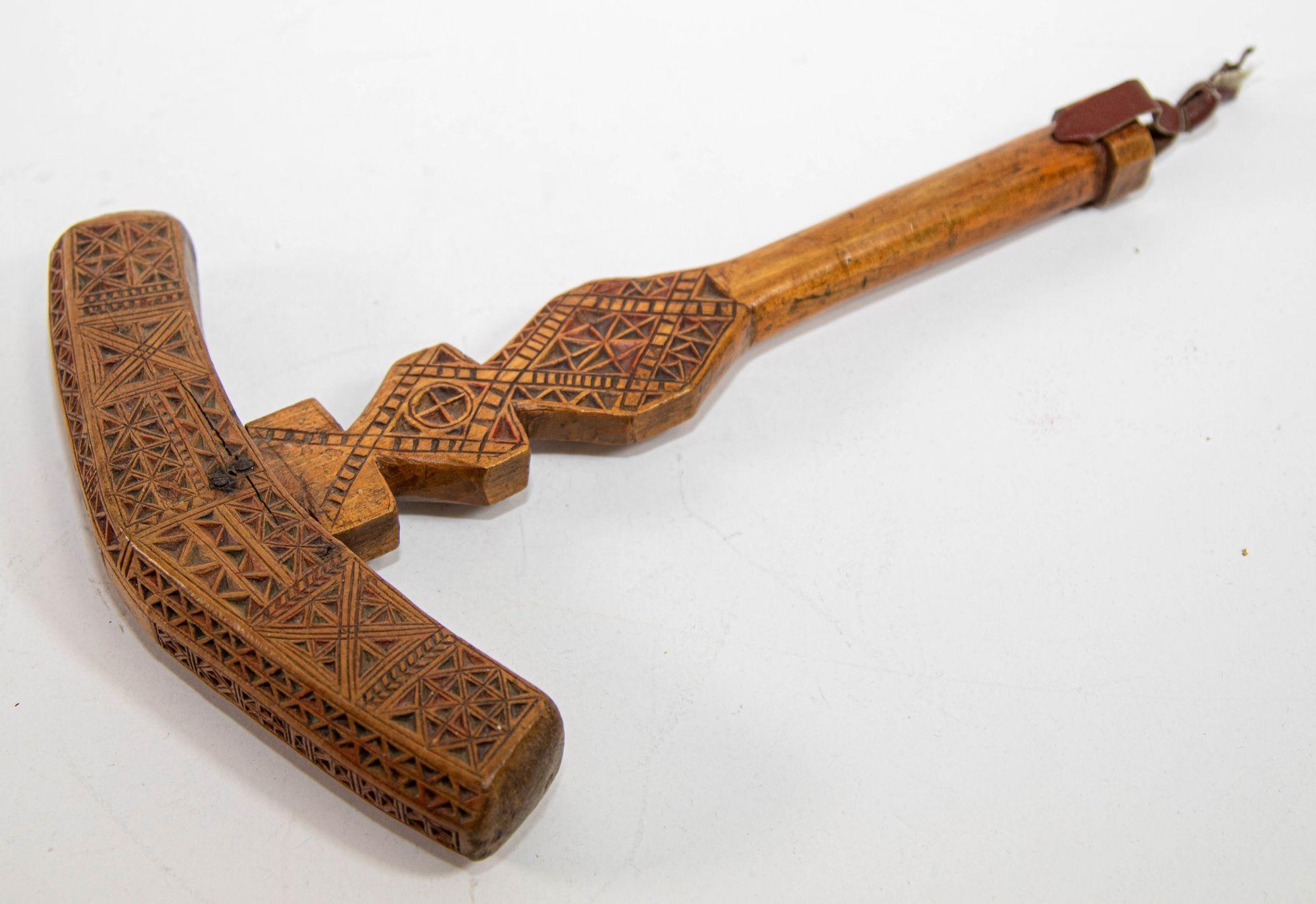 Moroccan Berber Wooden Sugar Hammer Marteau a Sucre Deggaga For Sale 3