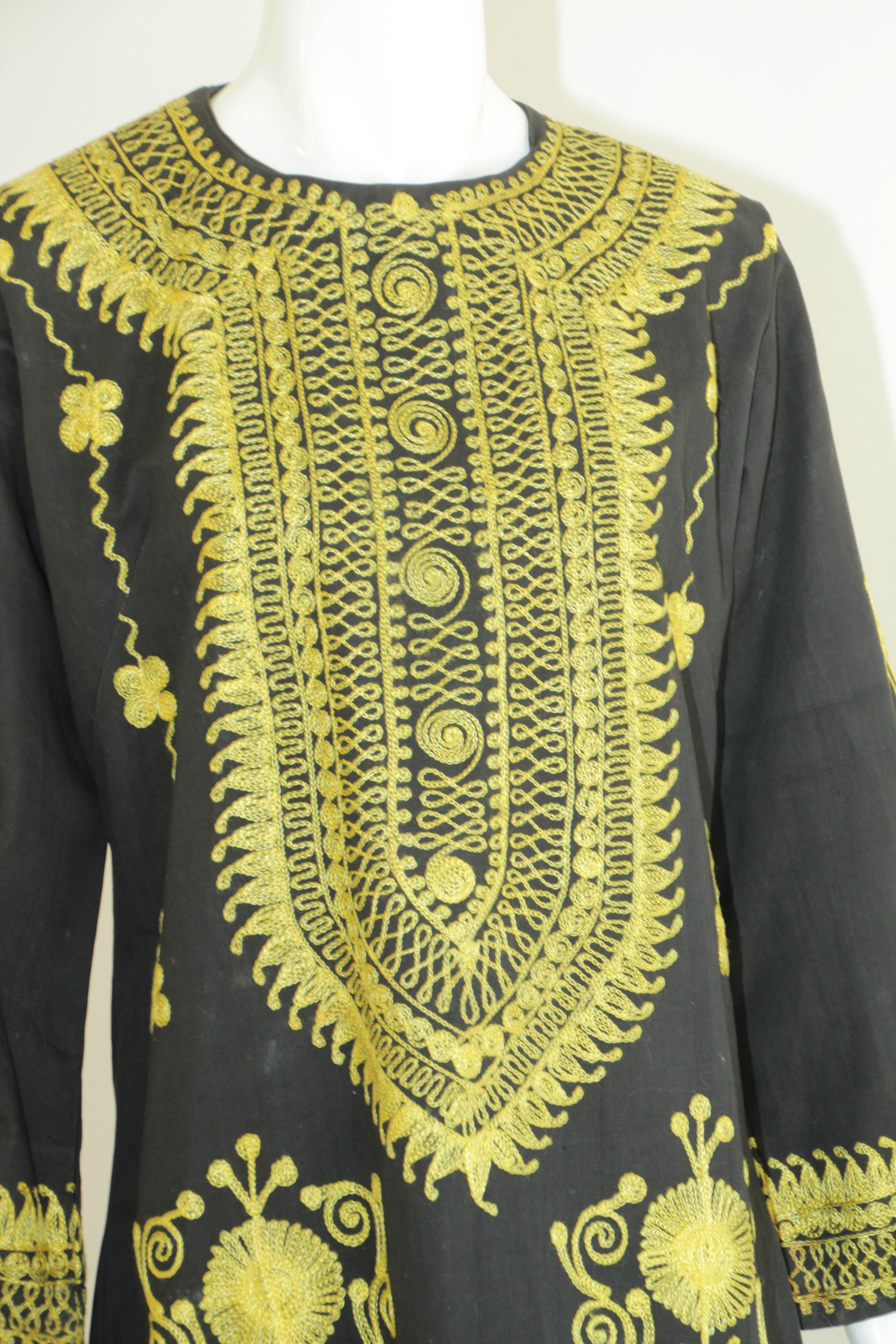 Black and Gold Caftan, 1970 Dress Vintage Ethnic Kuchi Kaftan For Sale 7