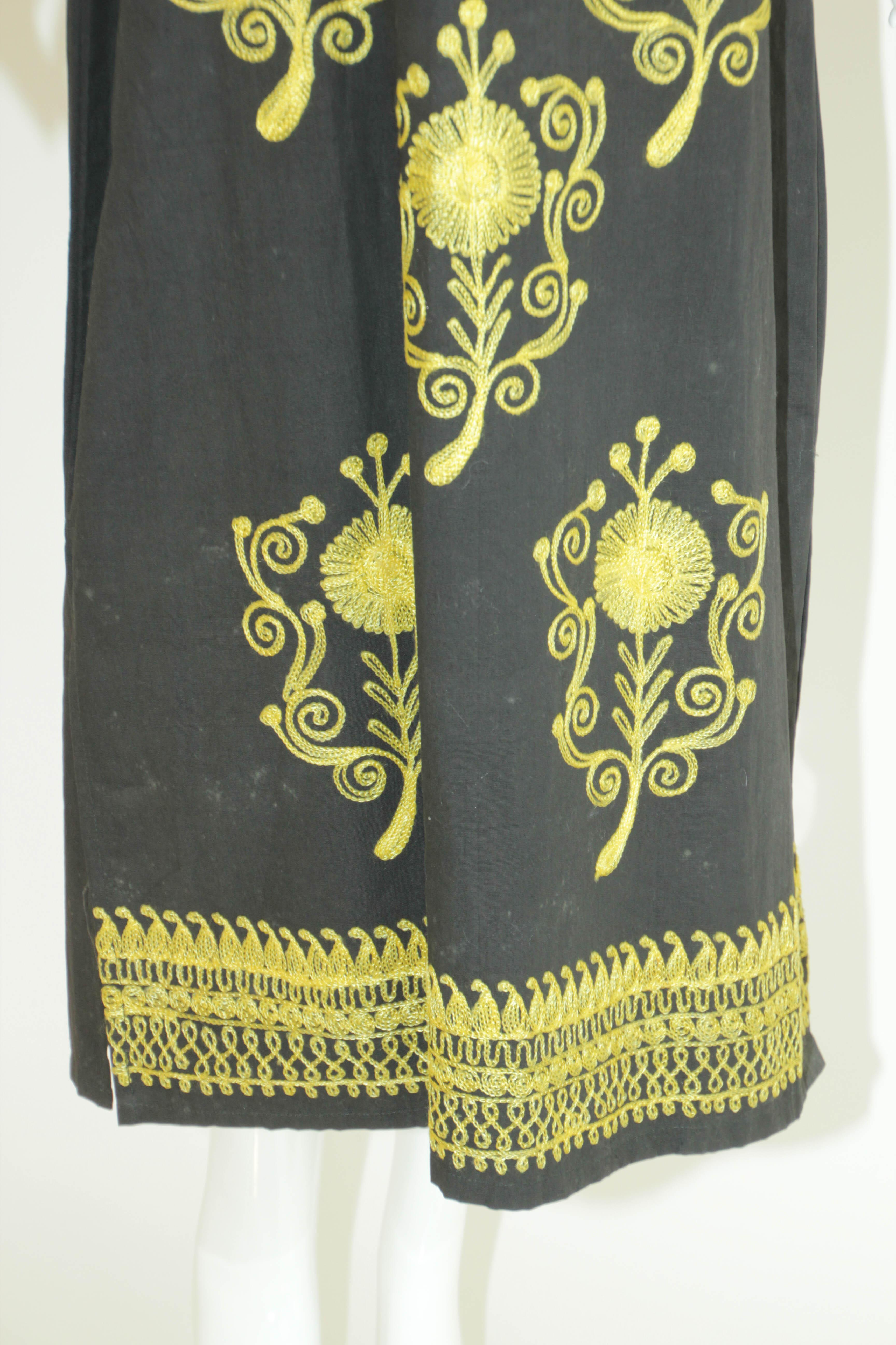 Black and Gold Caftan, 1970 Dress Vintage Ethnic Kuchi Kaftan For Sale 9