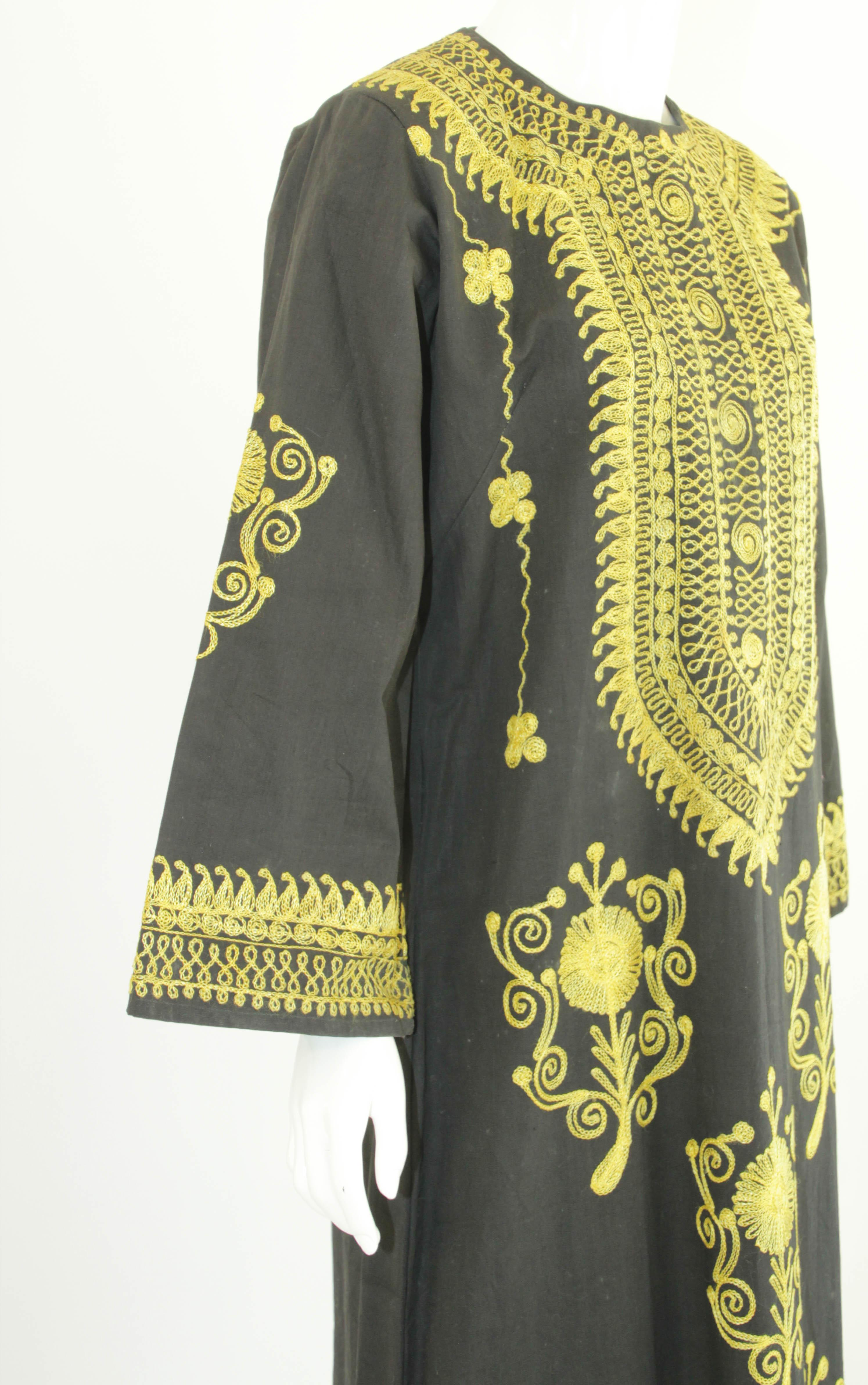 Black and Gold Caftan, 1970 Dress Vintage Ethnic Kuchi Kaftan For Sale 10