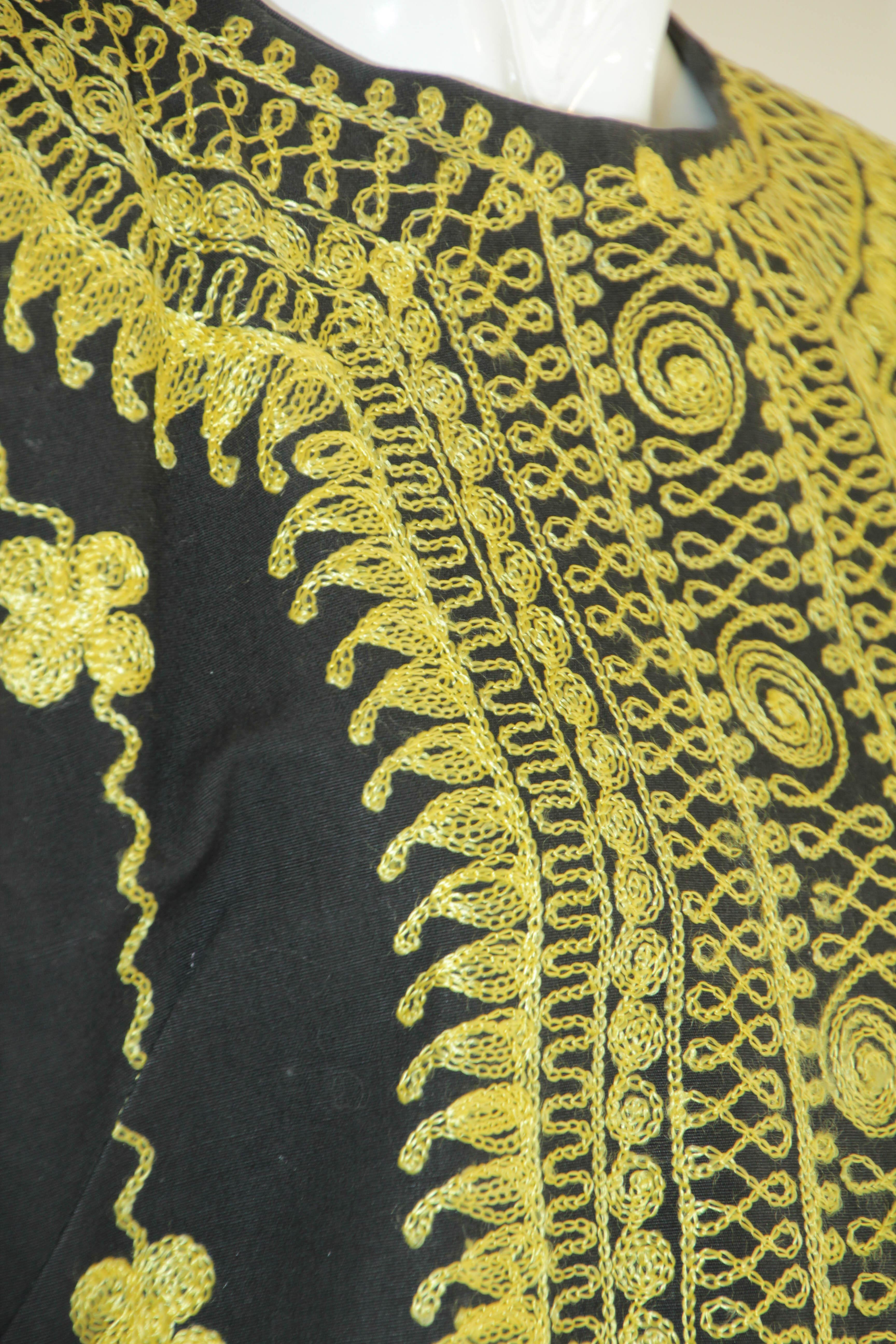 Black and Gold Caftan, 1970 Dress Vintage Ethnic Kuchi Kaftan For Sale 12
