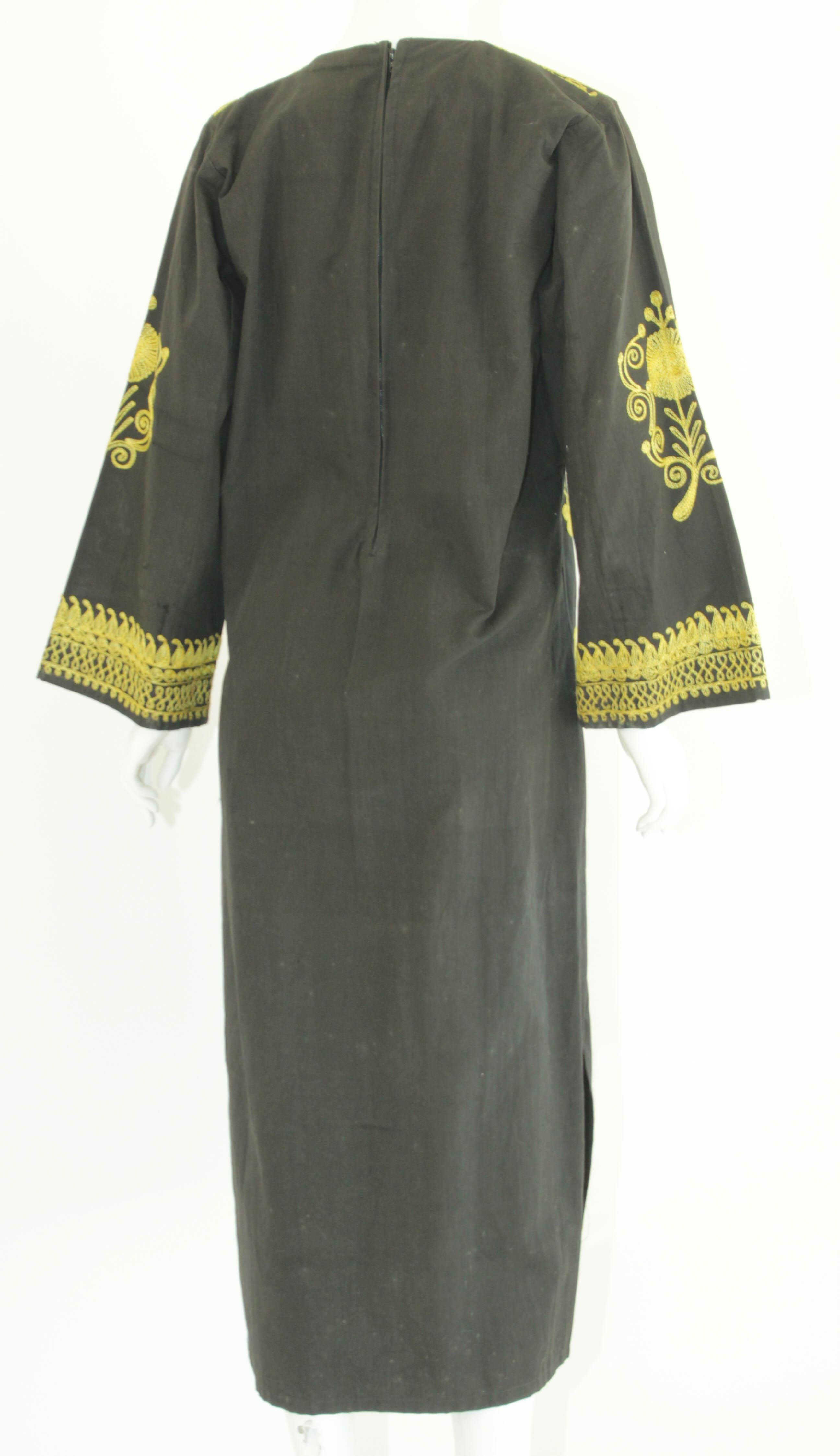 Black and Gold Caftan, 1970 Dress Vintage Ethnic Kuchi Kaftan For Sale 15