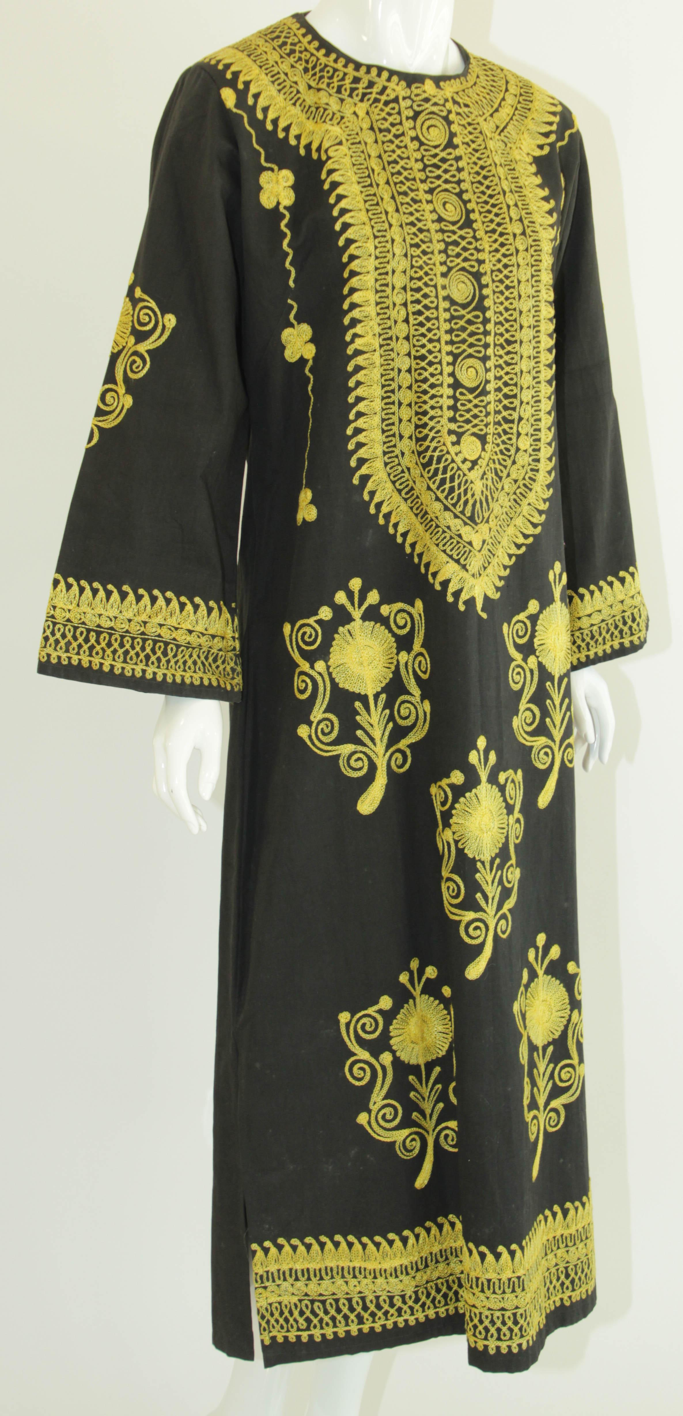 Black and Gold Caftan, 1970 Dress Vintage Ethnic Kuchi Kaftan For Sale 1