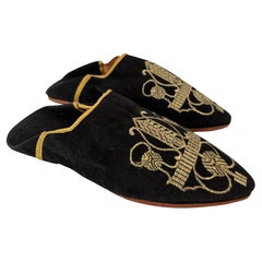 Moroccan Black Velvet Embroidered with Gold Metallic Thread Slippers Shoes E38