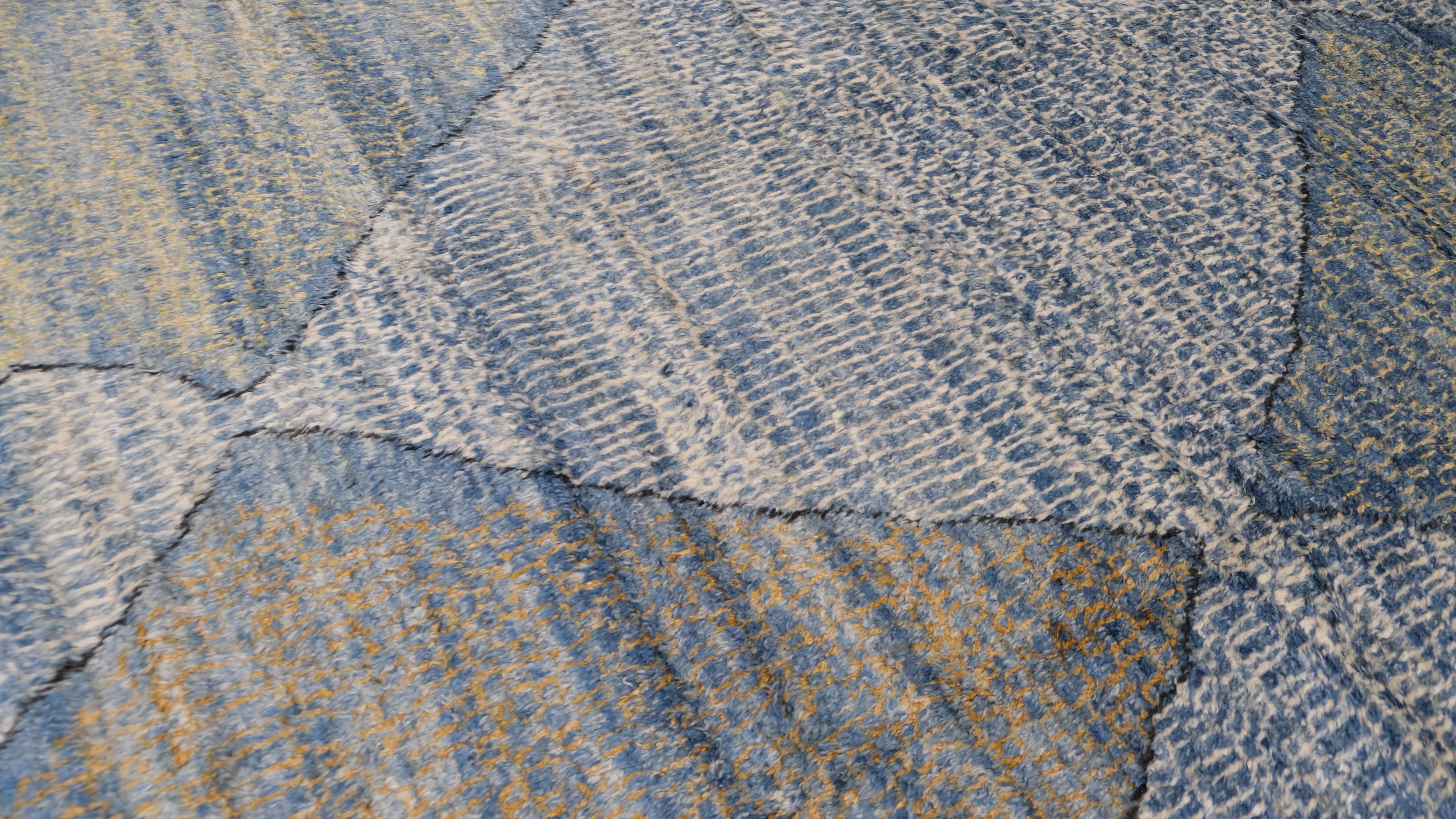 Alfombra marroquí de lana con estampado de diamantes azul y marrón marfil 9'4''x12'3'' en venta 1