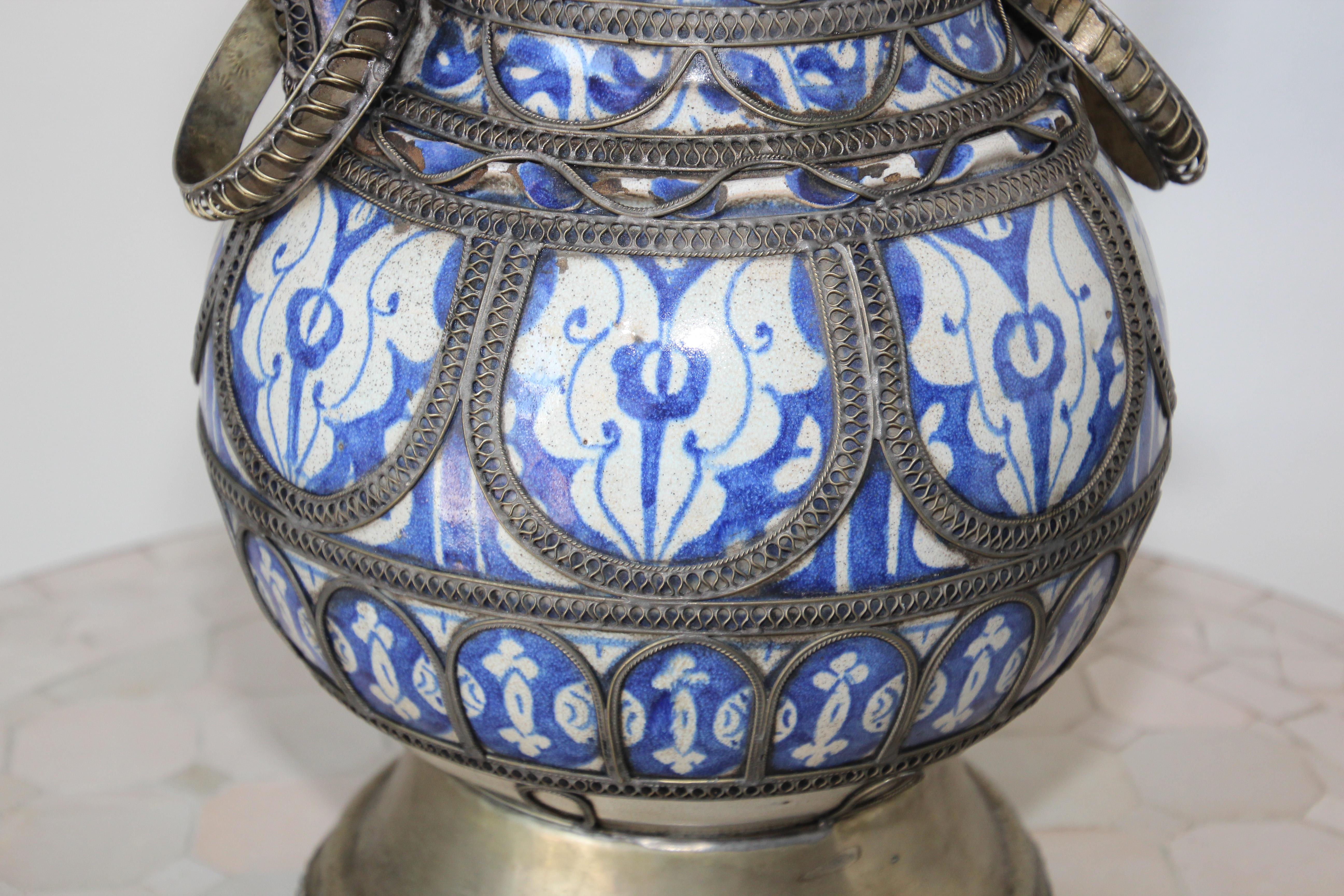  Moroccan Blue & White Ceramic Footed Vase from Fez with Silver Filigree For Sale 5