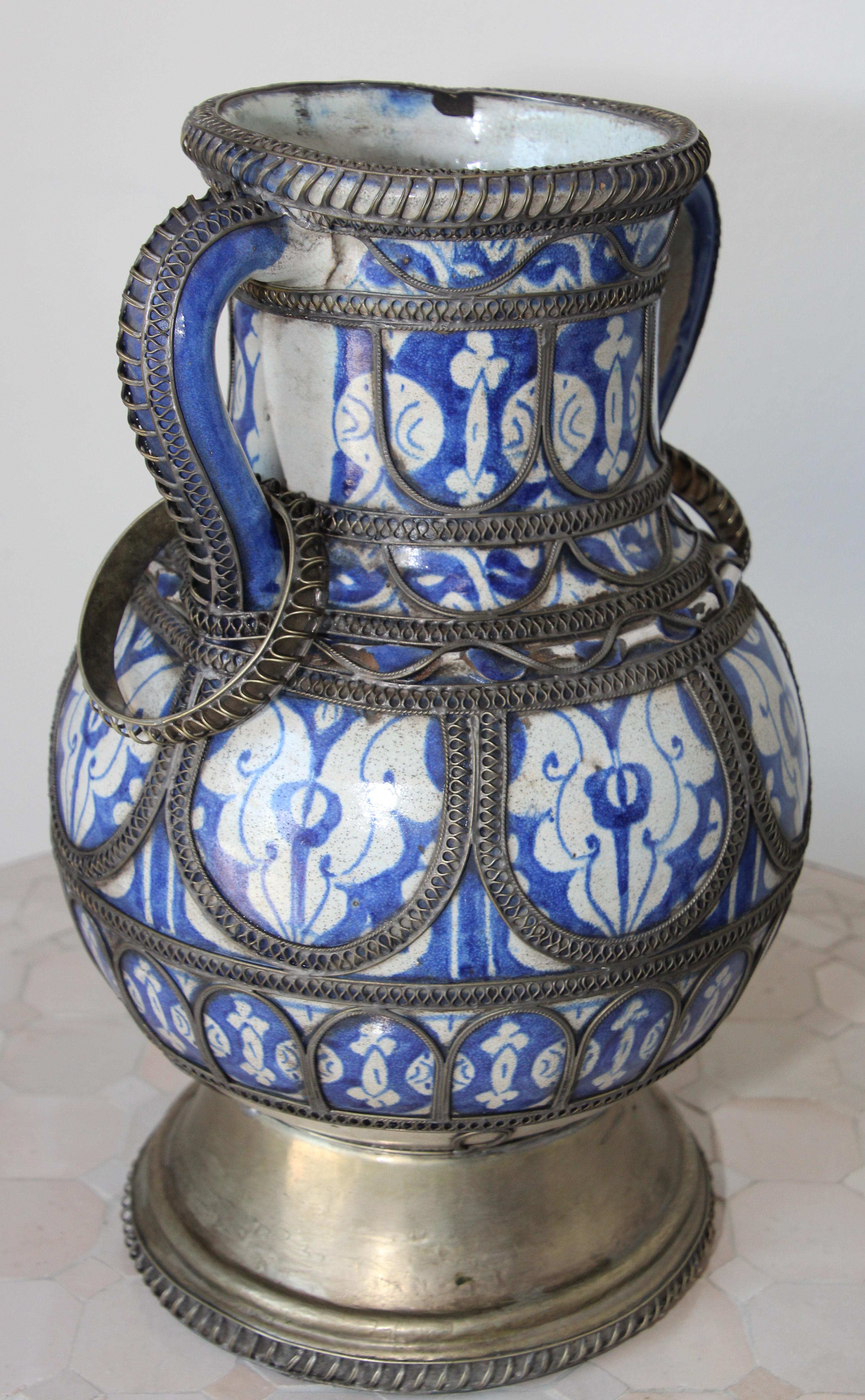  Moroccan Blue & White Ceramic Footed Vase from Fez with Silver Filigree For Sale 9