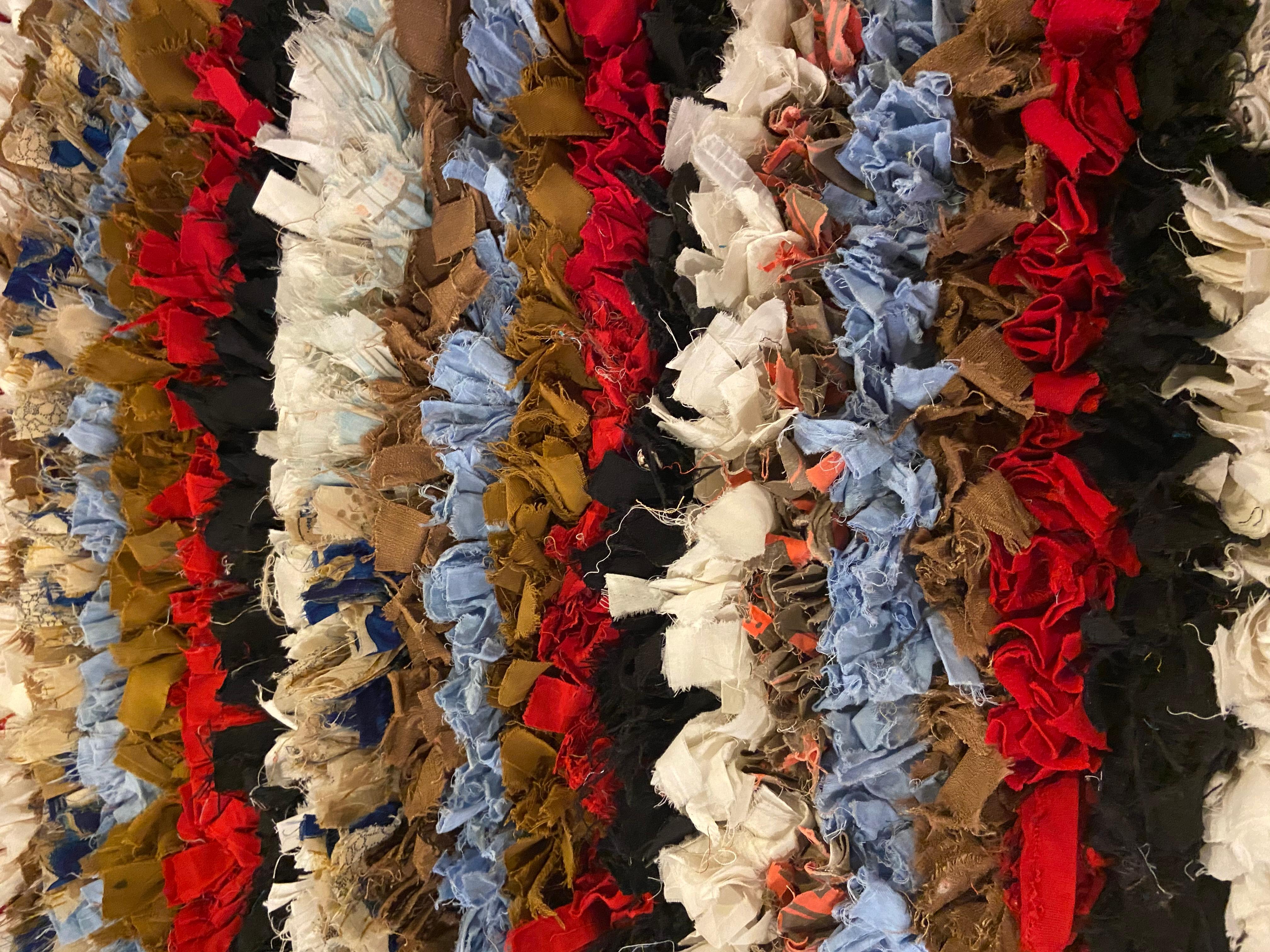 Petit tapis ou carpette marocain Boho Chic Bon état - En vente à Plainview, NY