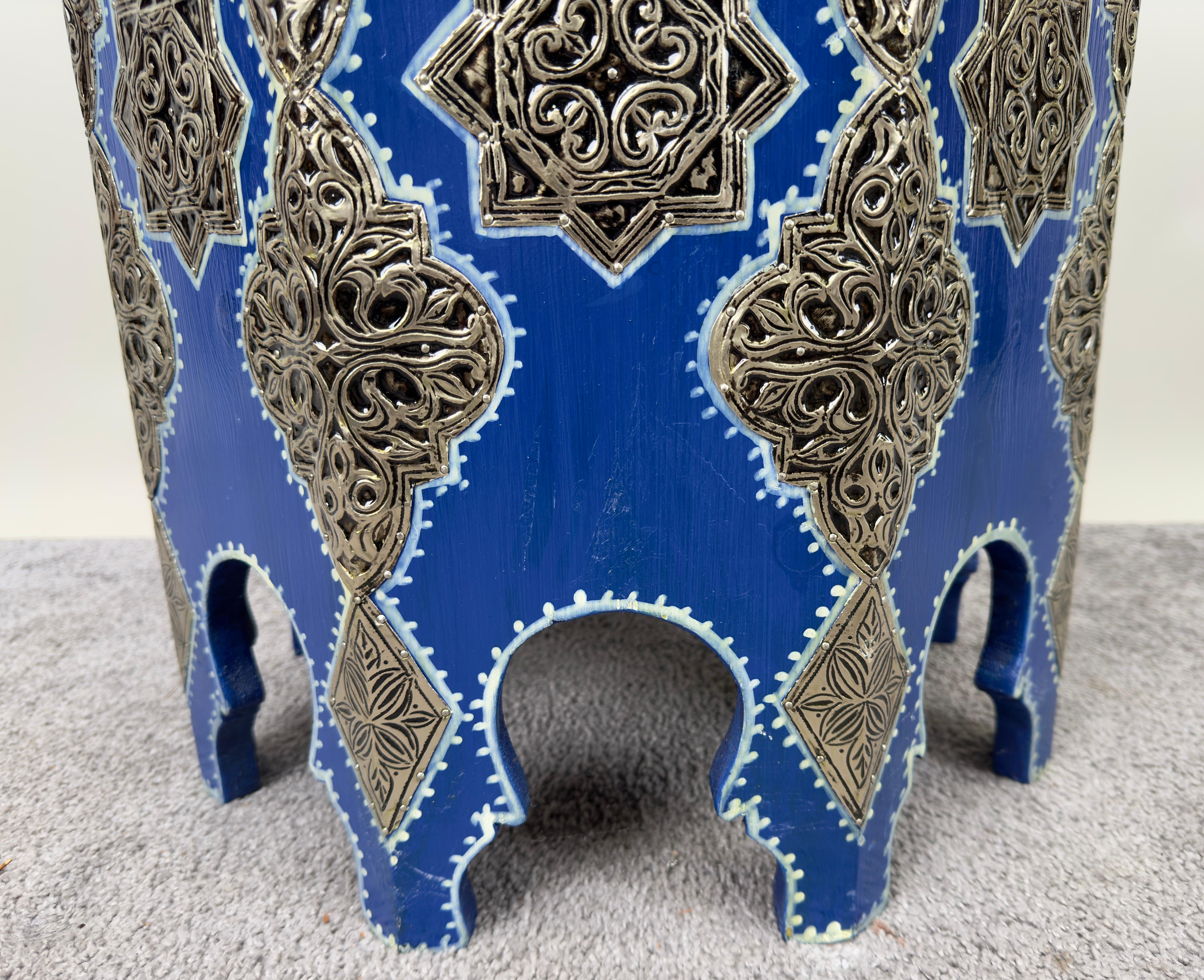 Moroccan Boho Chic White Brass Inlaid Side or End Table in Blue, a Pair For Sale 9