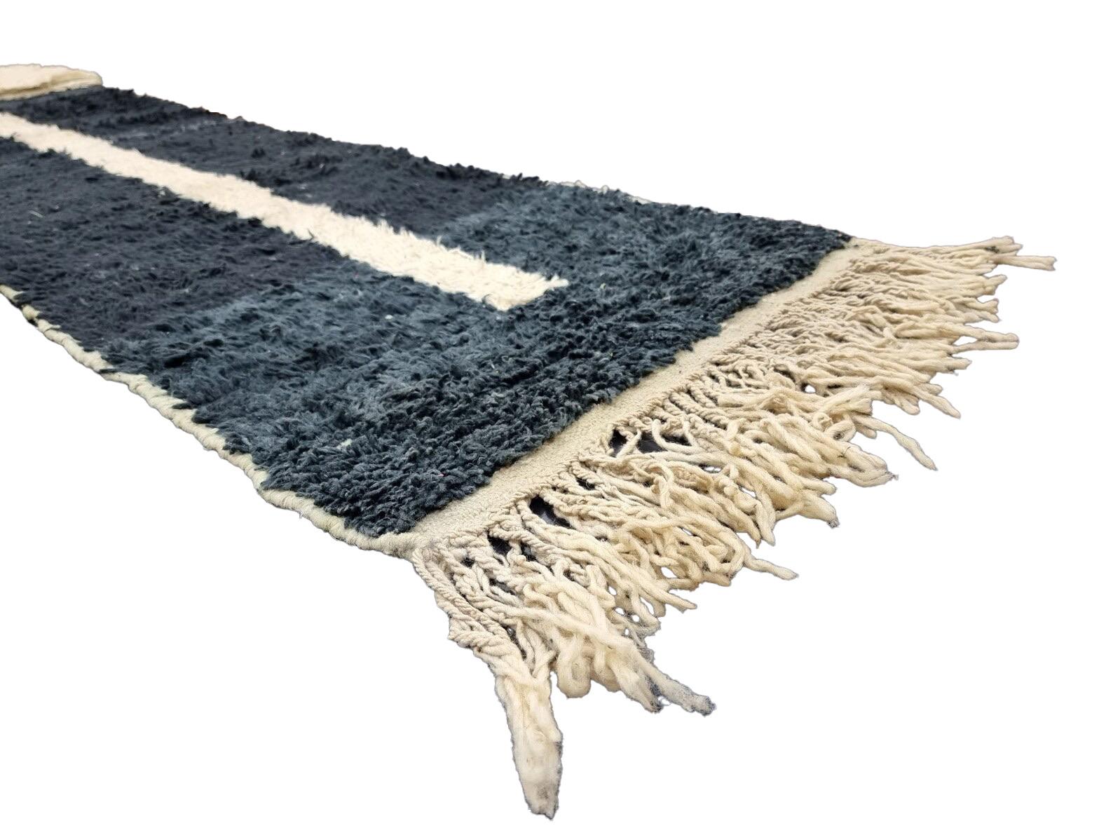 Moroccan Boujaad Rug in Black and Beige Geometric Patterns For Sale 2