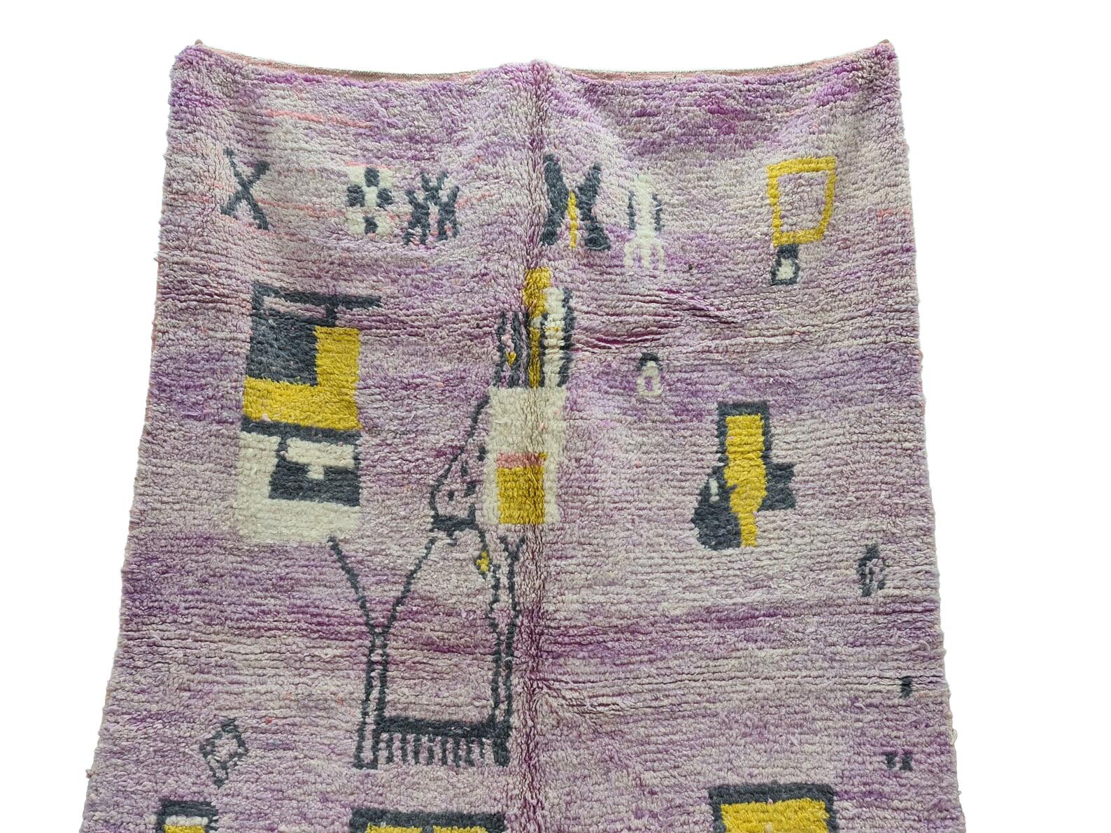Moroccan Boujaad Rug in Soft Purple and Irregular Geometric Patterns For Sale 3