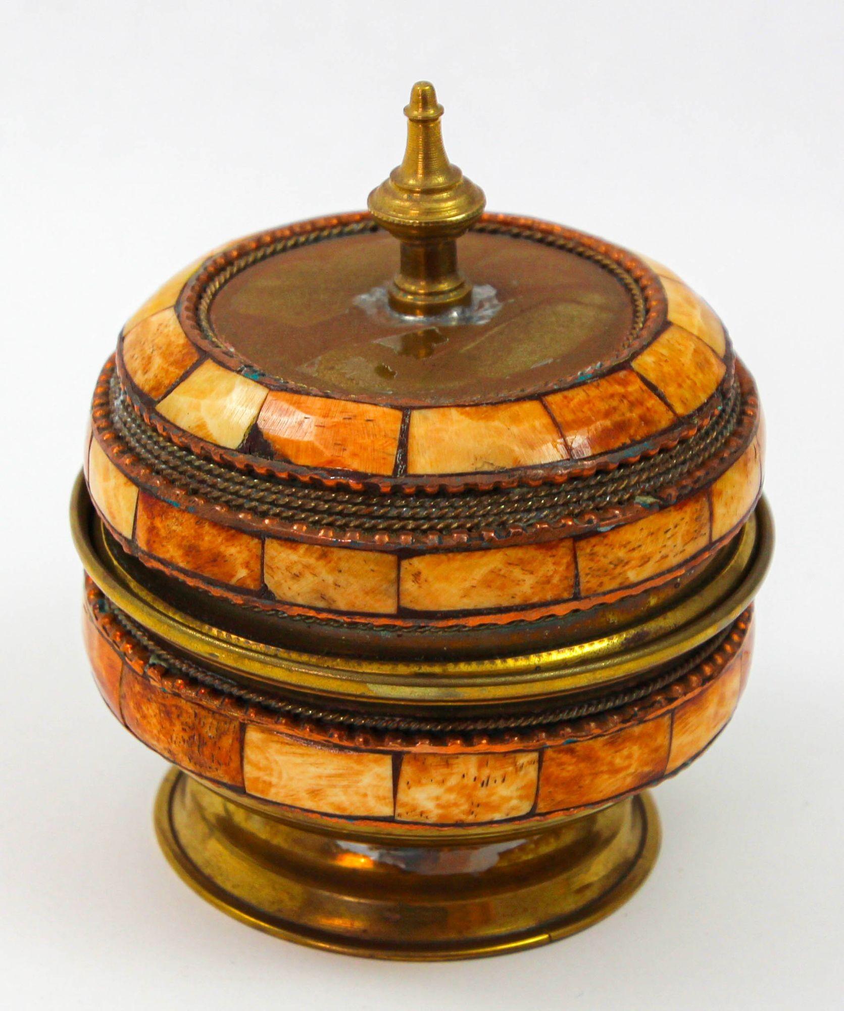 Moroccan Brass and Bone Overlay Box with Lid 1950s For Sale 4