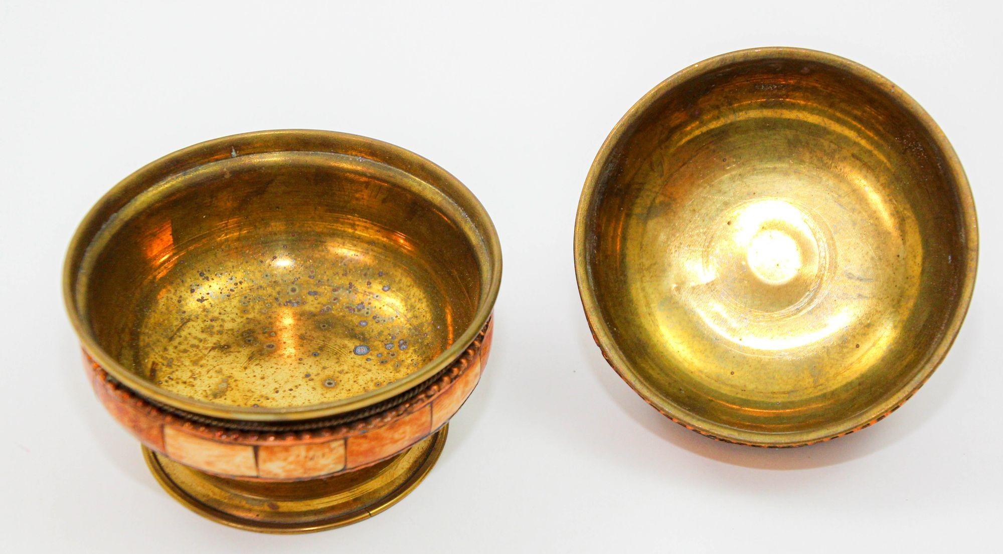 Moroccan Brass and Bone Overlay Box with Lid 1950s In Good Condition For Sale In North Hollywood, CA