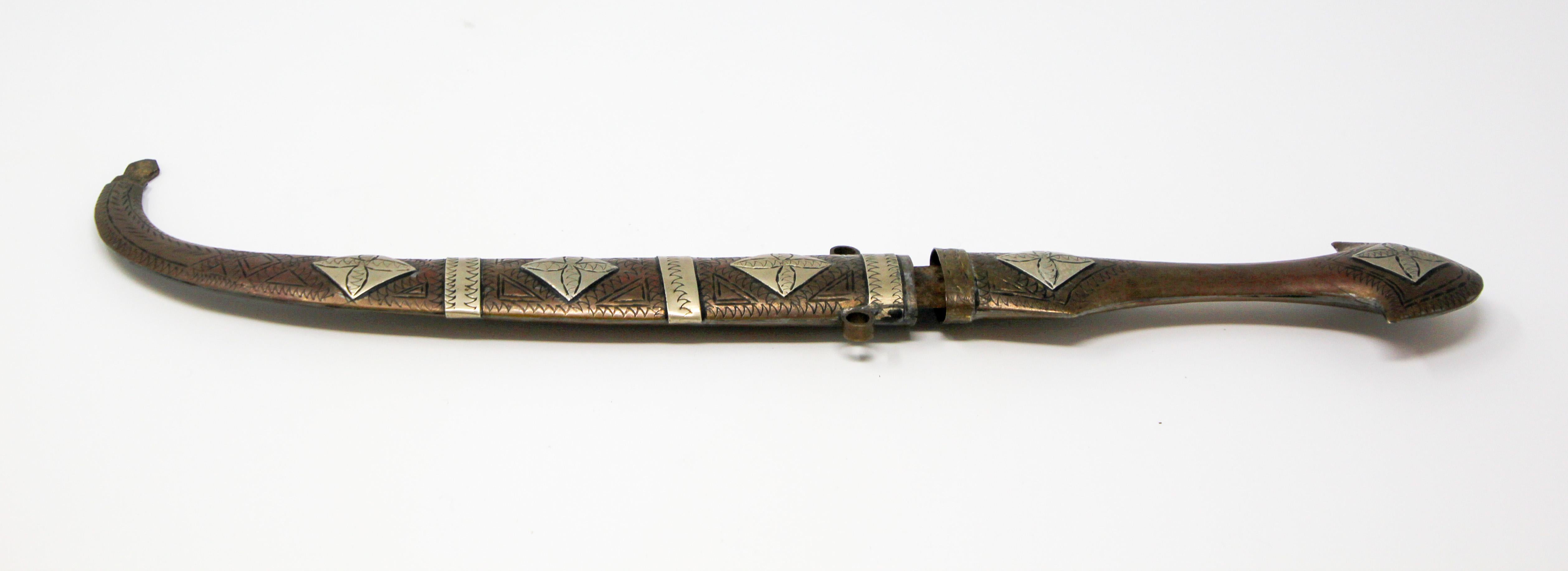 Moroccan Dagger Brass and Silver Decorative Collector Khoumya In Good Condition For Sale In North Hollywood, CA