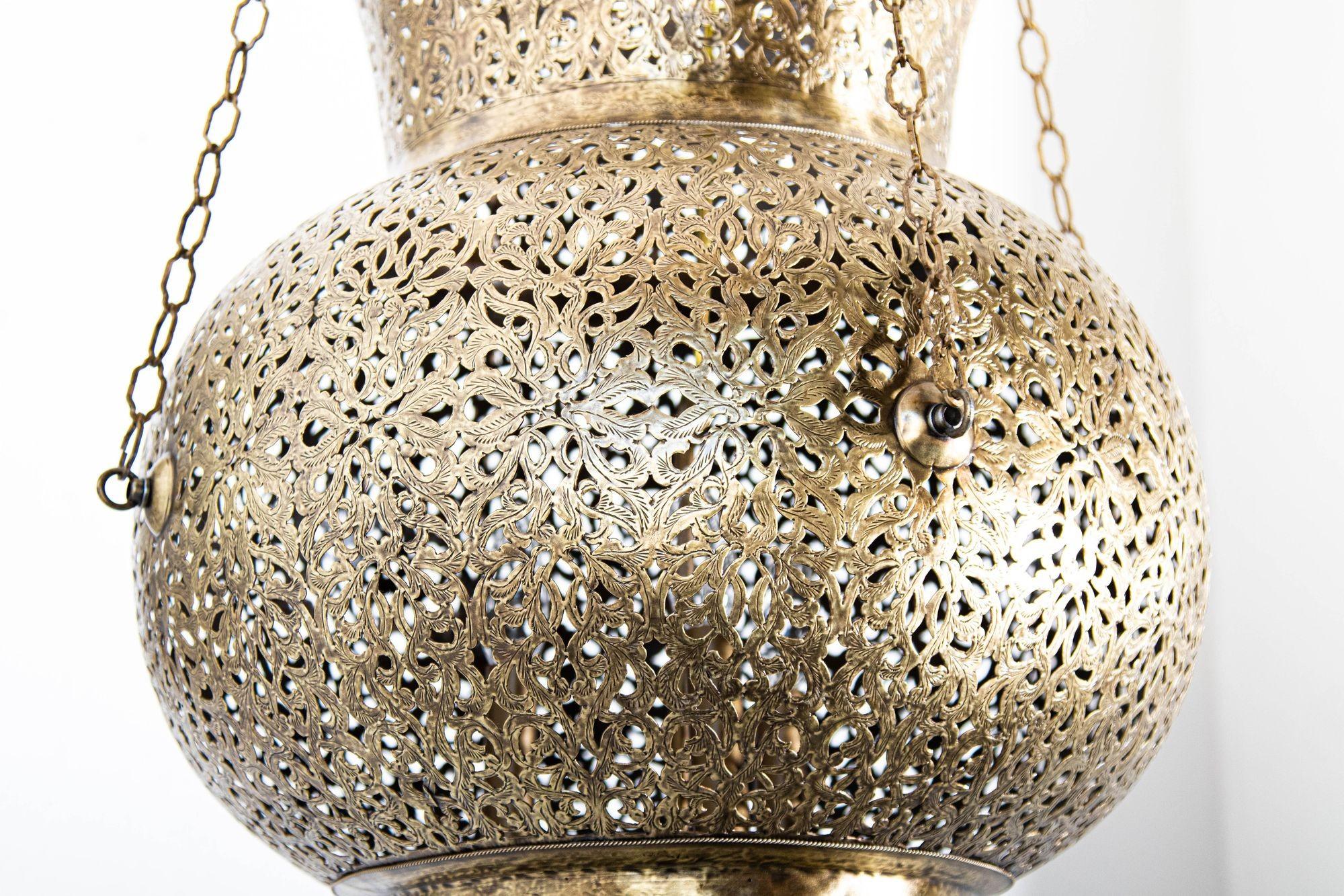 Moroccan Brass Chandelier Pendant Light Fixture Granada Moorish Style In Good Condition In North Hollywood, CA