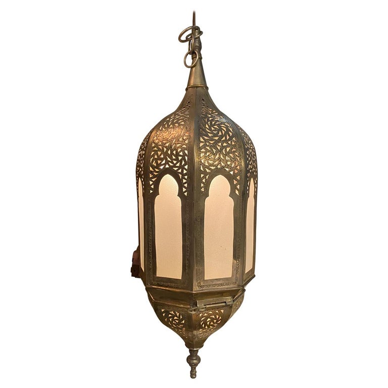 Lanterne marocaine en laiton En vente sur 1stDibs | lampe marocaine laiton