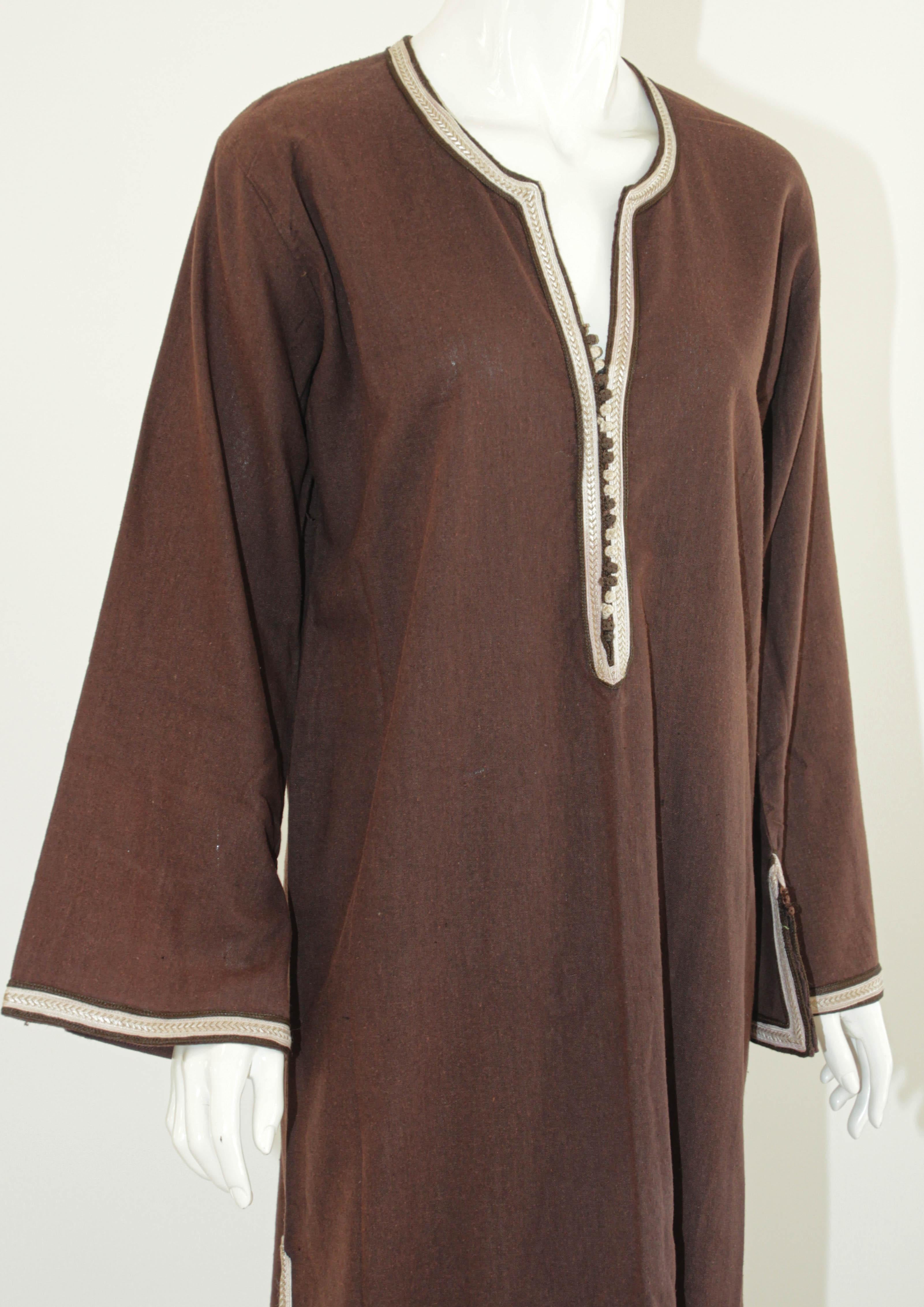 Moroccan Kaftan, 1980 Vintage Kaftan Brown Cotton Bohemian Style In Good Condition For Sale In North Hollywood, CA
