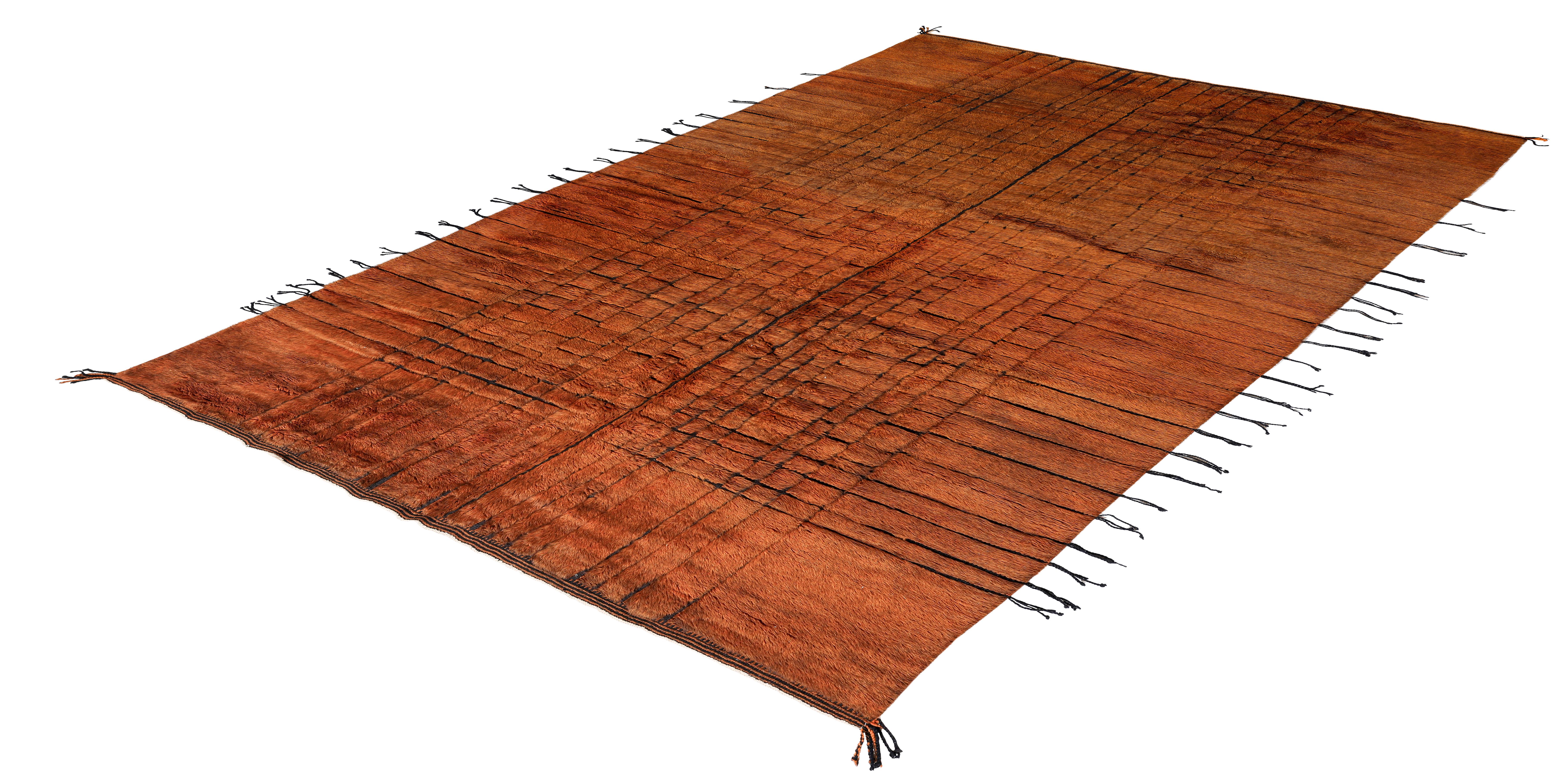 Alfombra marroquí de lana naranja quemado con sutil dibujo lineal a cuadros Anudado a mano en venta