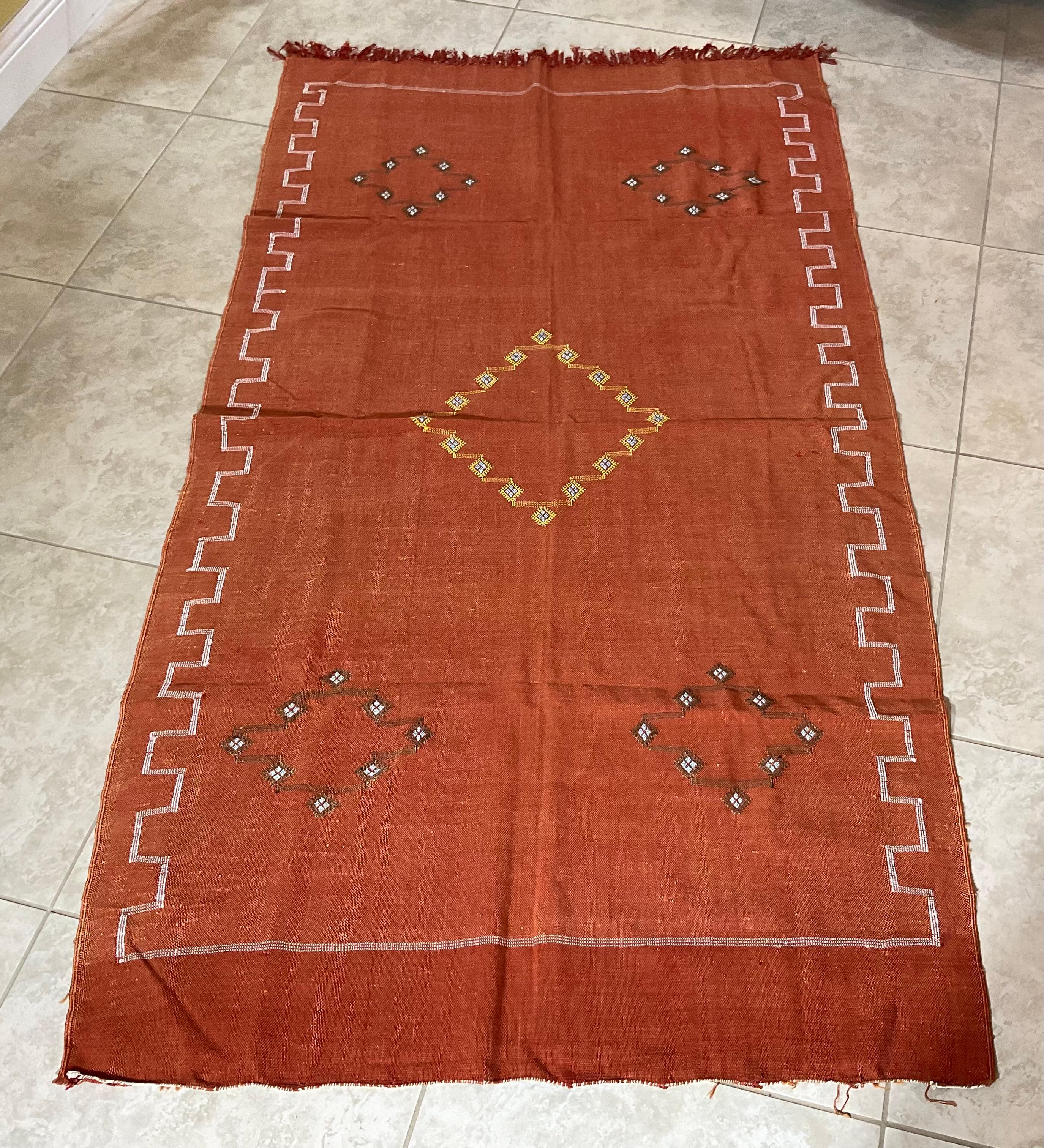 Moroccan Cactus Silk Flat-Weave Kilim Rug For Sale 5