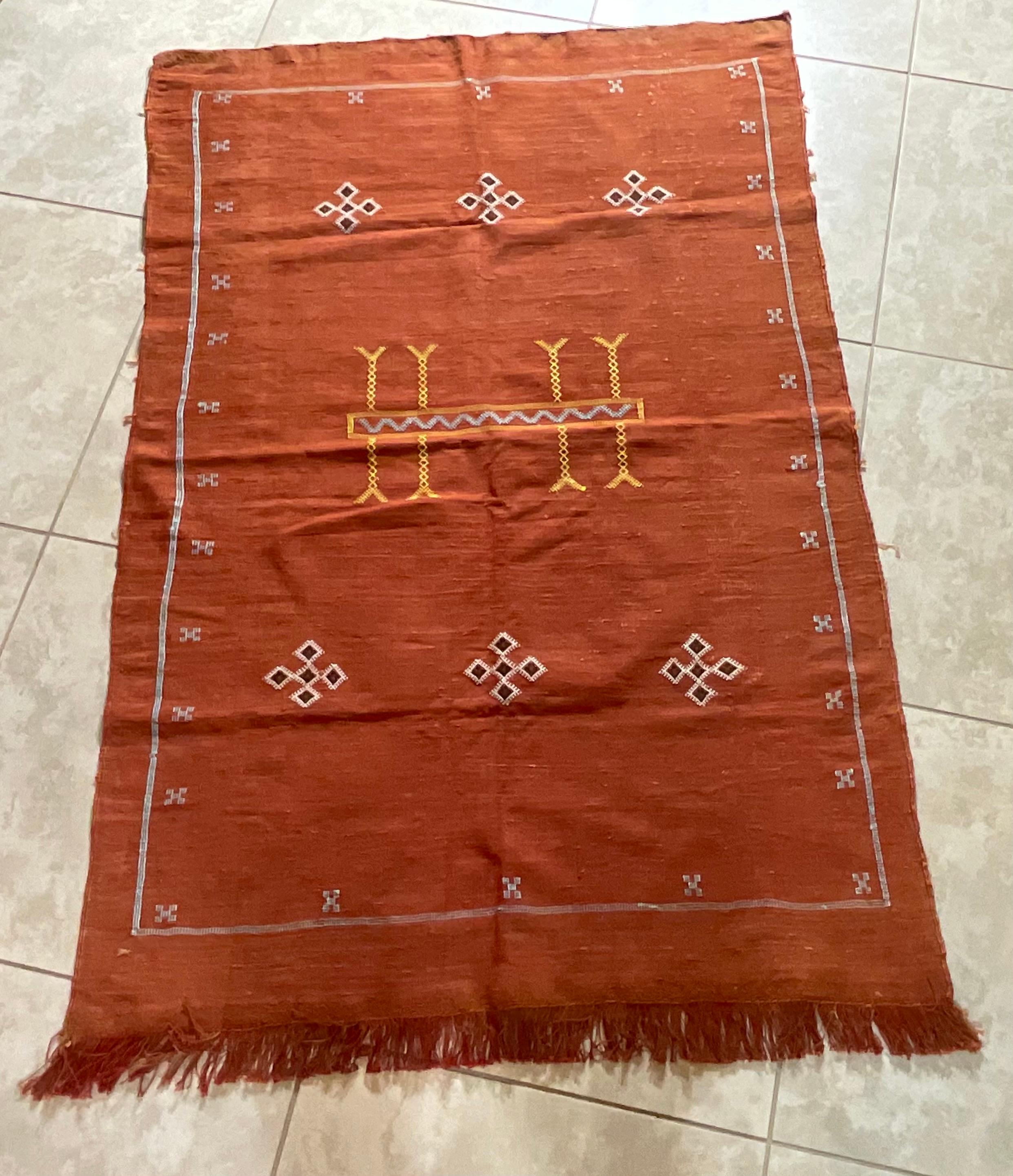 Marokkanischer flachgewebter Kaktus-Seiden-Kilim-Teppich im Angebot 5