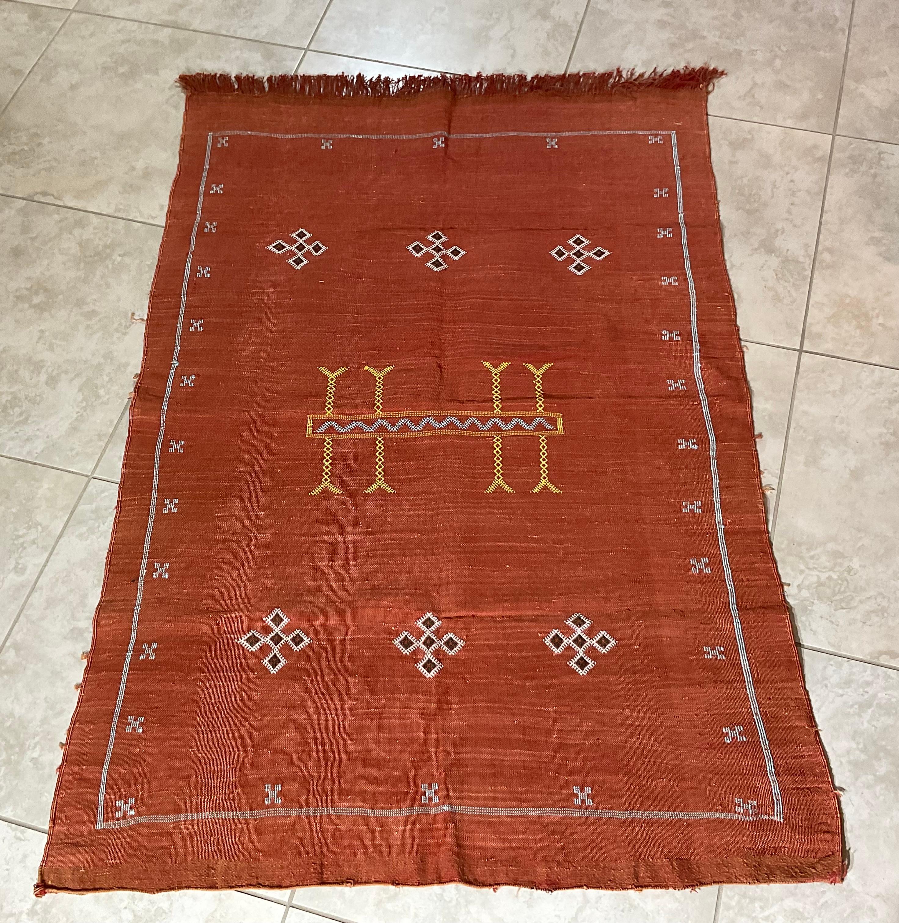 Marokkanischer flachgewebter Kaktus-Seiden-Kilim-Teppich im Angebot 6