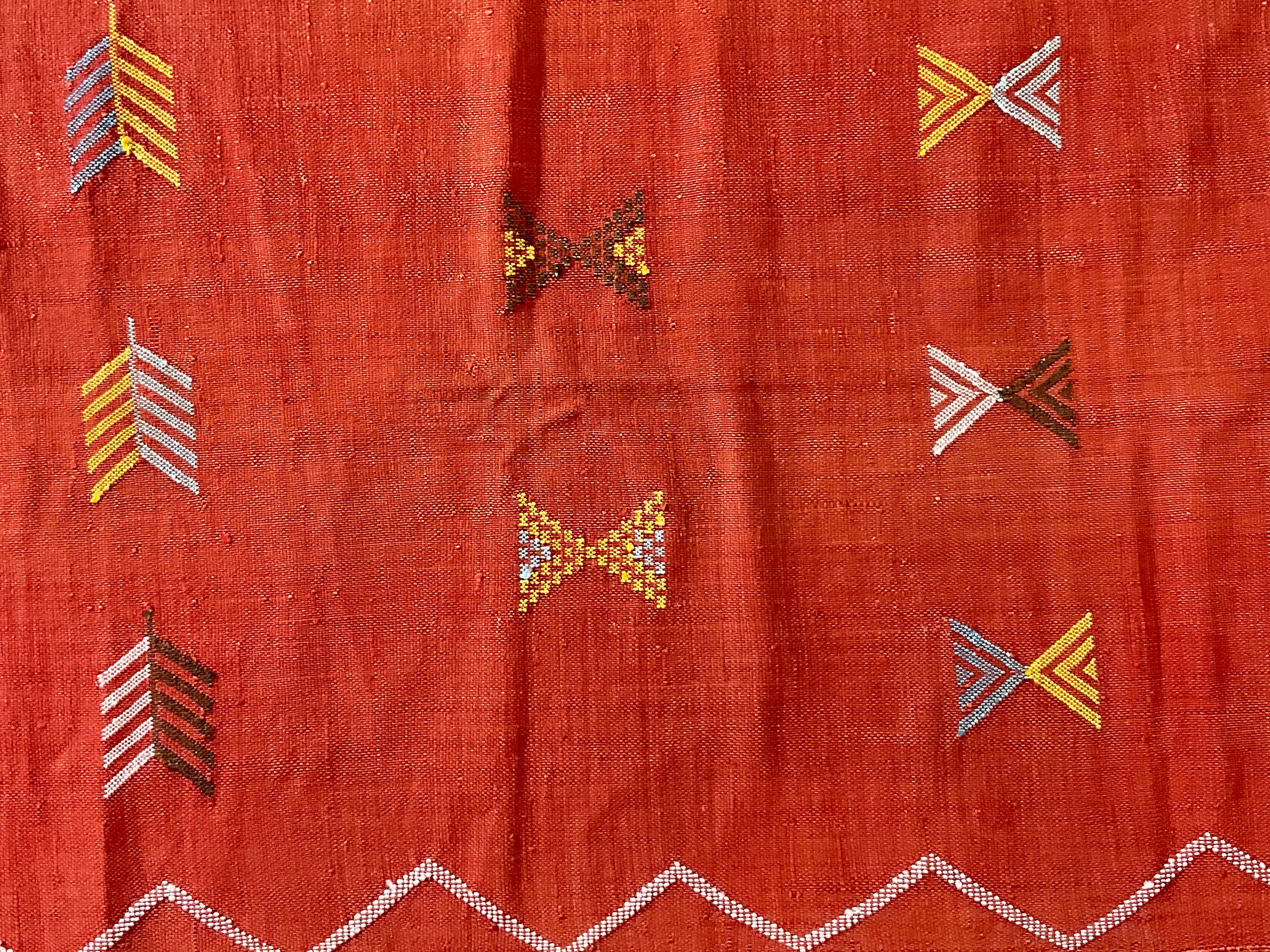 Traves de Mesa Kilim Marroquí de Seda de Cactus Tejido Plano en venta 7