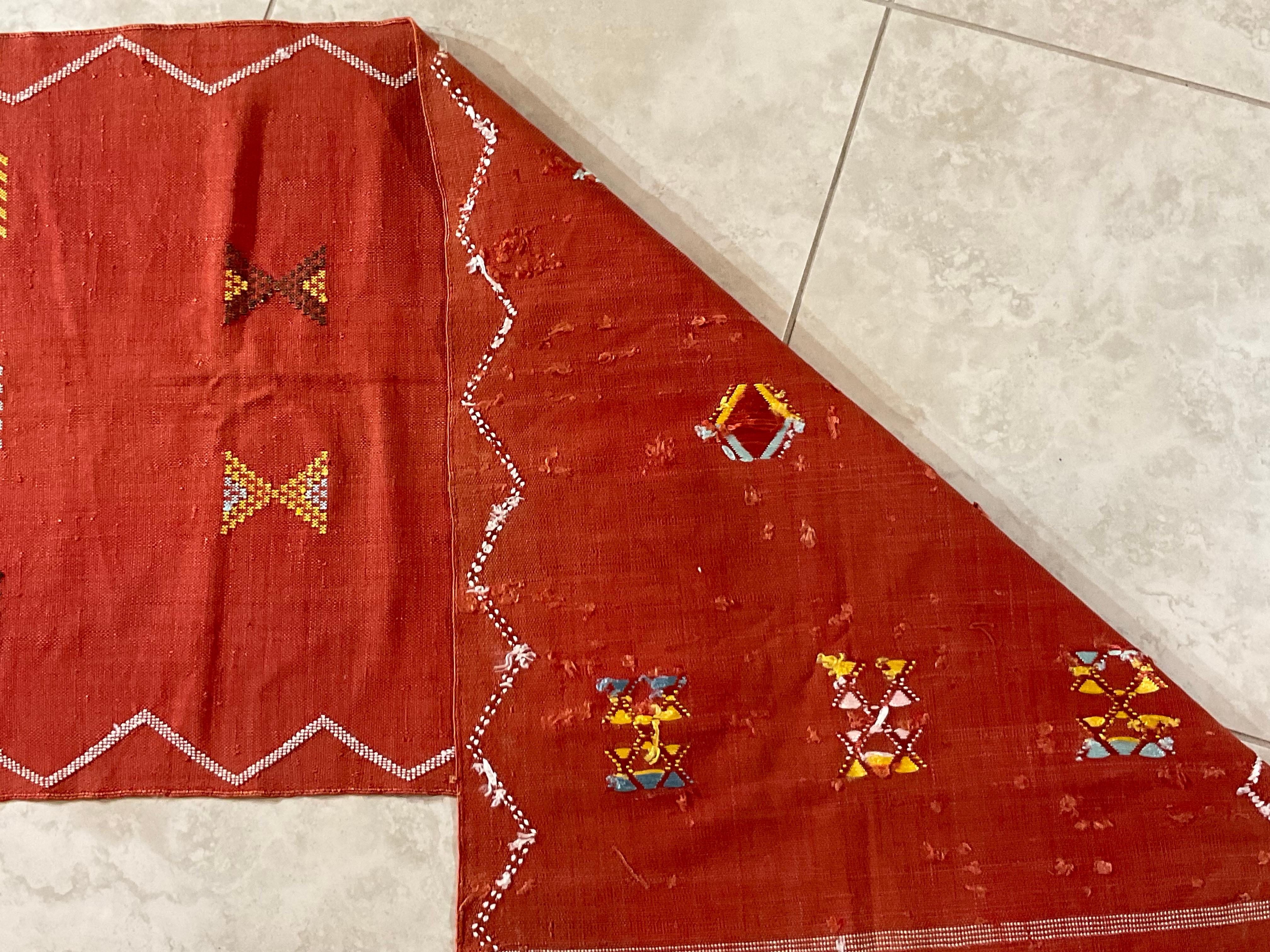 Traves de Mesa Kilim Marroquí de Seda de Cactus Tejido Plano en venta 8