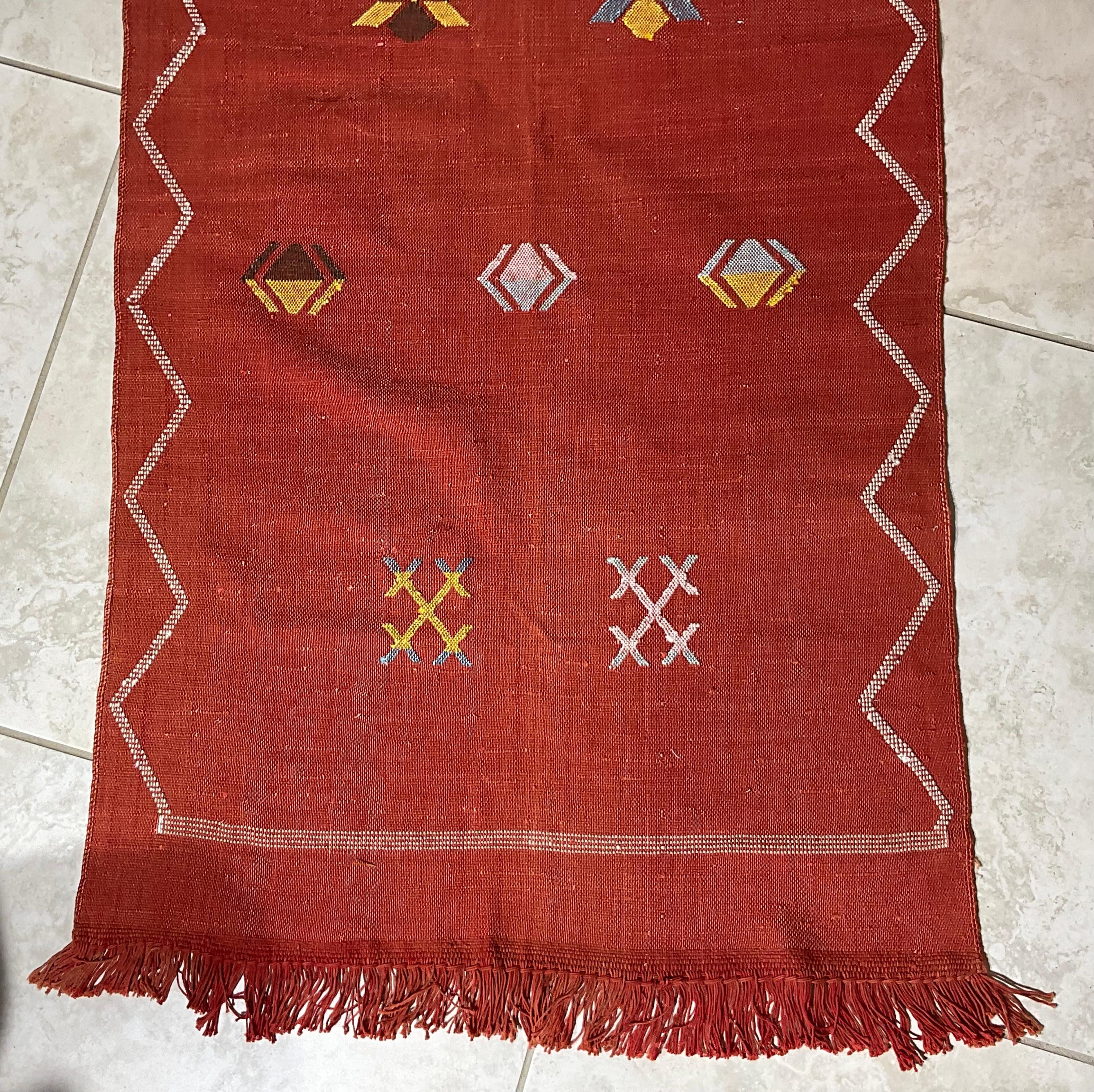 Traves de Mesa Kilim Marroquí de Seda de Cactus Tejido Plano Tejido a mano en venta