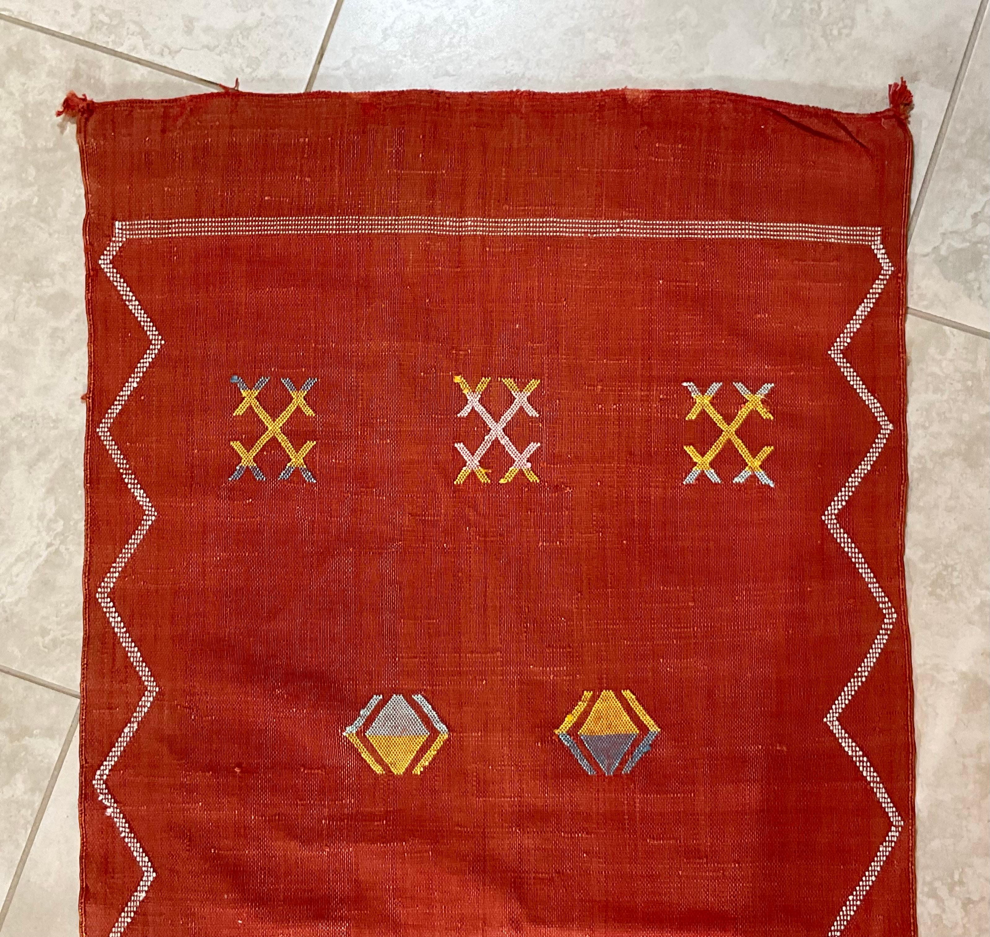 Traves de Mesa Kilim Marroquí de Seda de Cactus Tejido Plano en venta 2