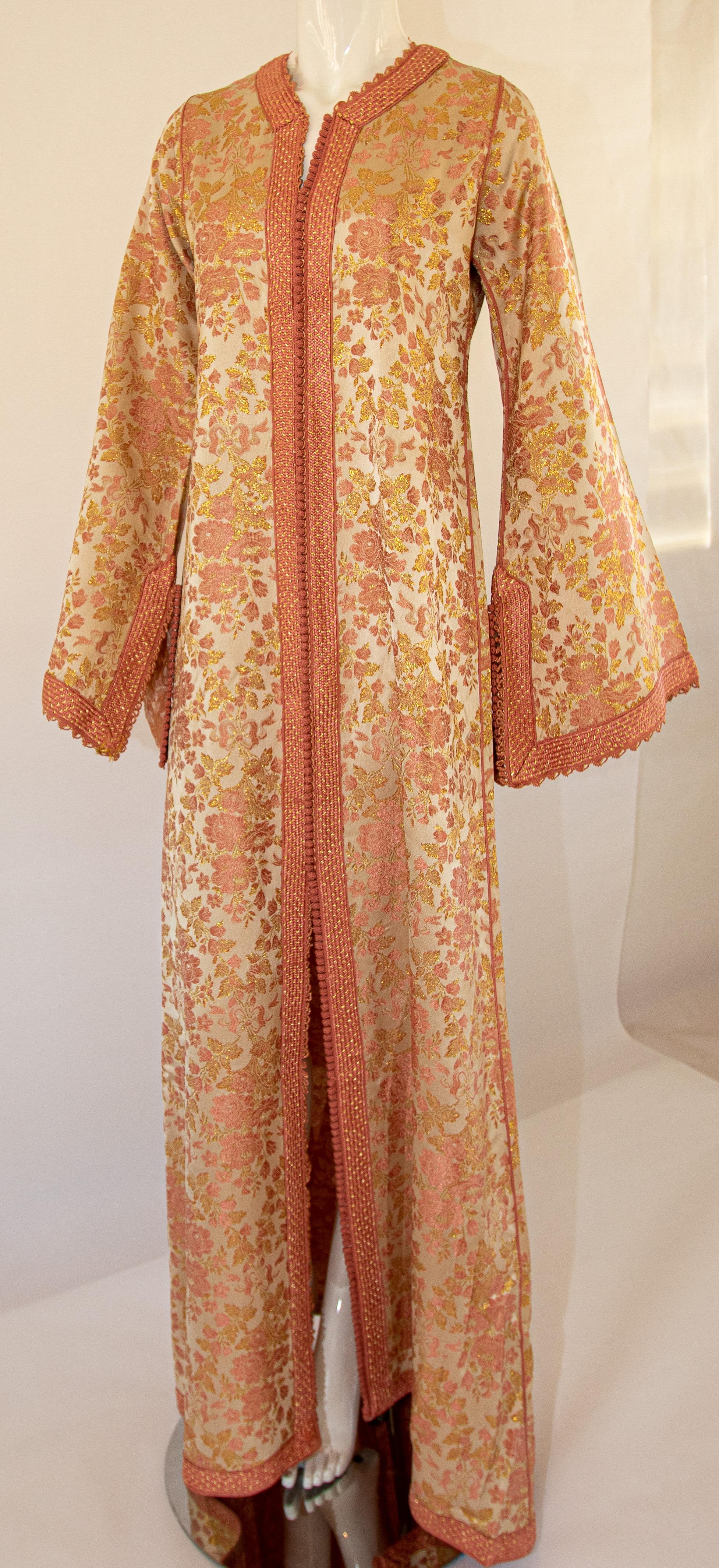 Moroccan Caftan, Blush Pink and Gold Brocade Vintage Kaftan Size Medium In Good Condition In North Hollywood, CA