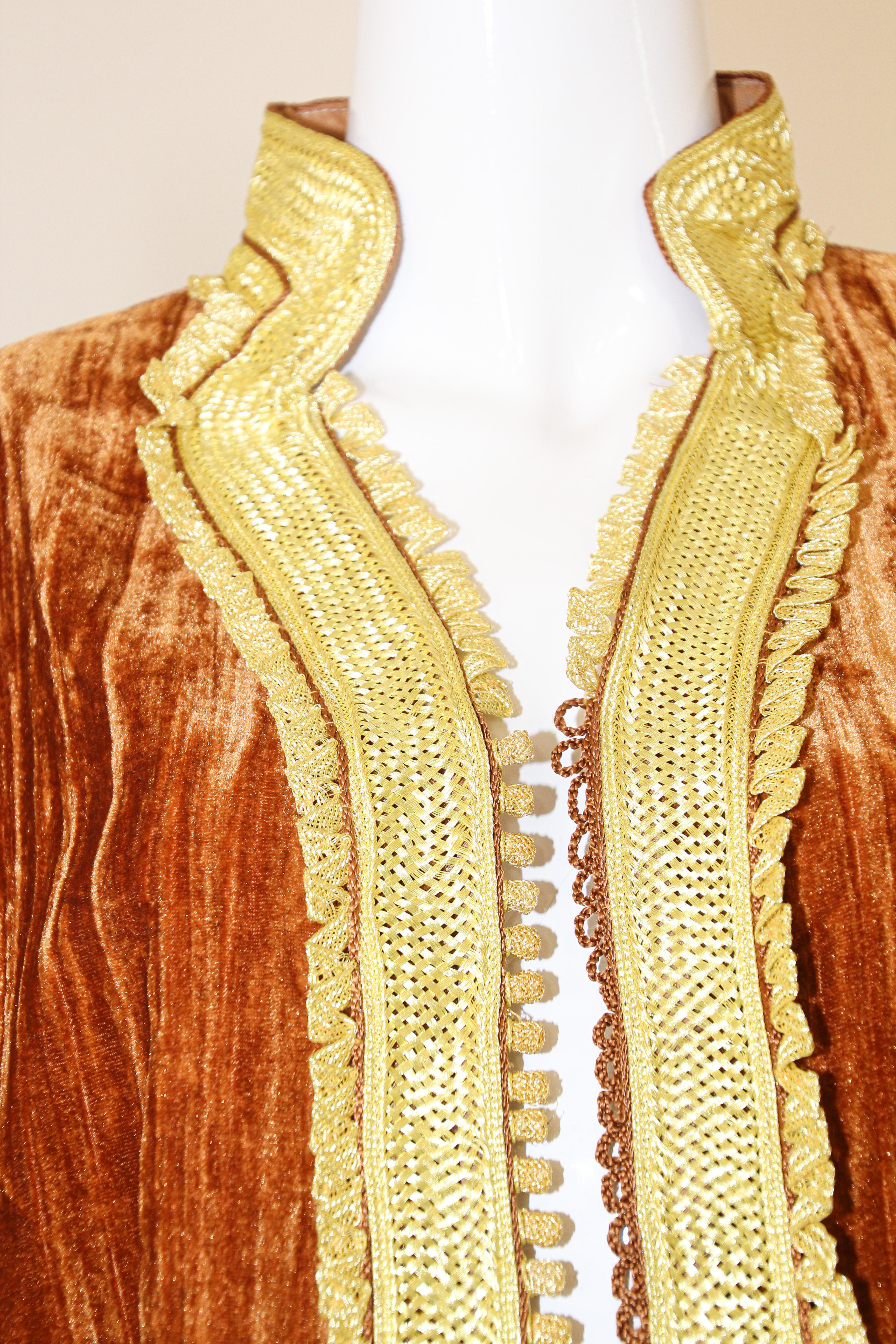 Moroccan Caftan Caramel Velvet and Gold Embroidered 1960 For Sale 12