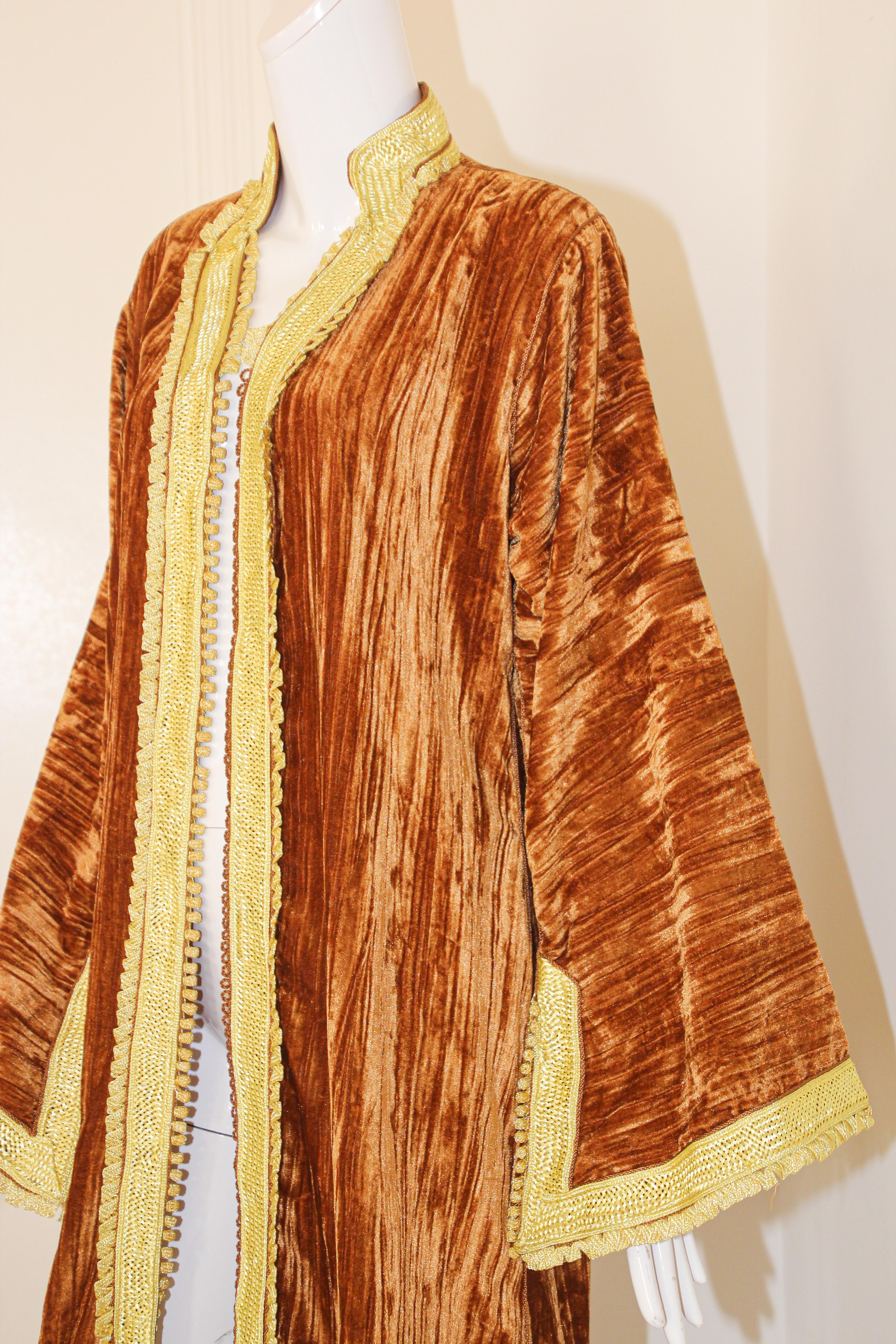 Moroccan Caftan Caramel Velvet and Gold Embroidered 1960 For Sale 15