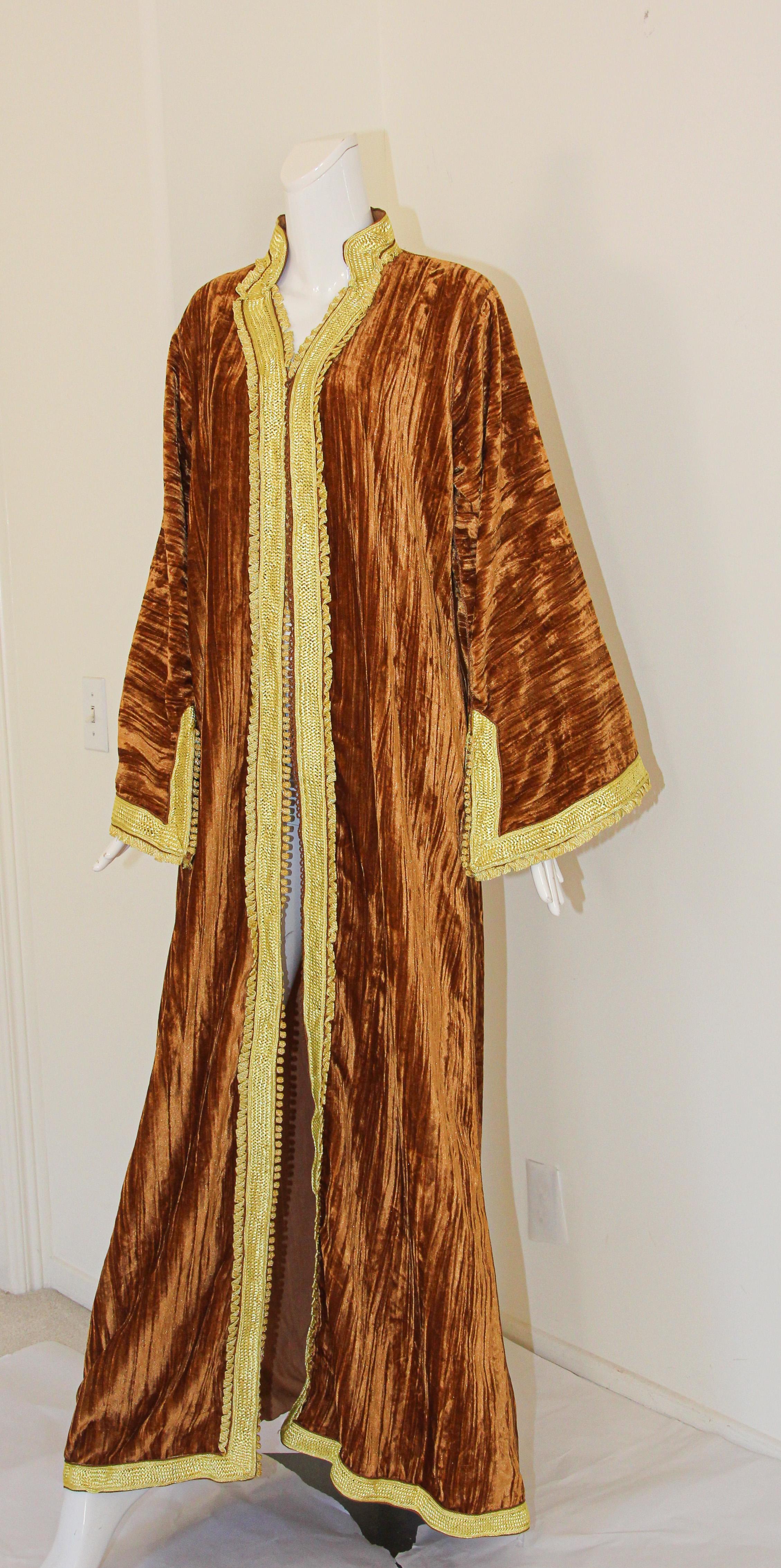 Brown Moroccan Caftan Caramel Velvet and Gold Embroidered 1960 For Sale