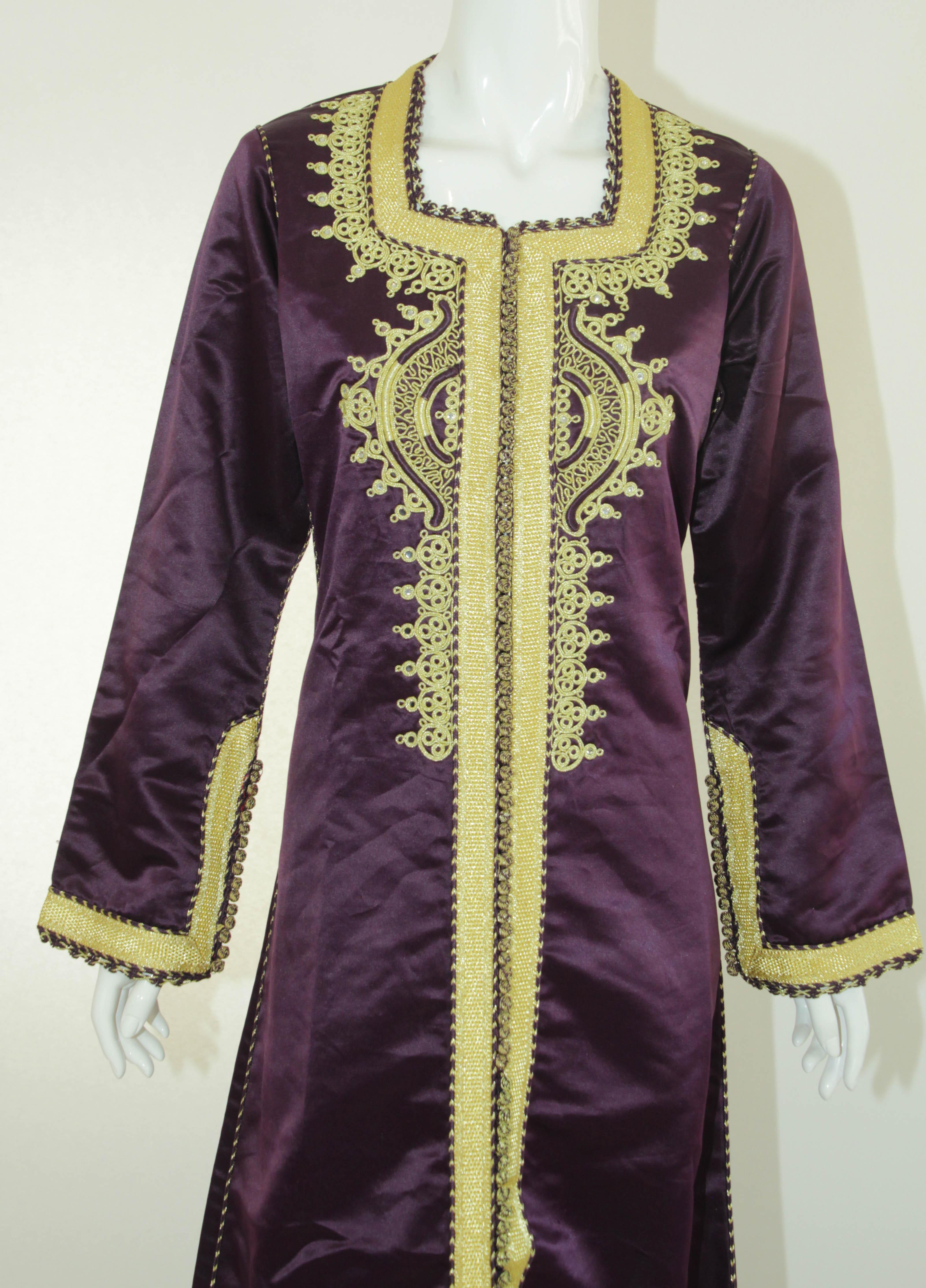 Black Moroccan Caftan Dark Purple and Gold Damask Embroidered Vintage Kaftan 1960s For Sale