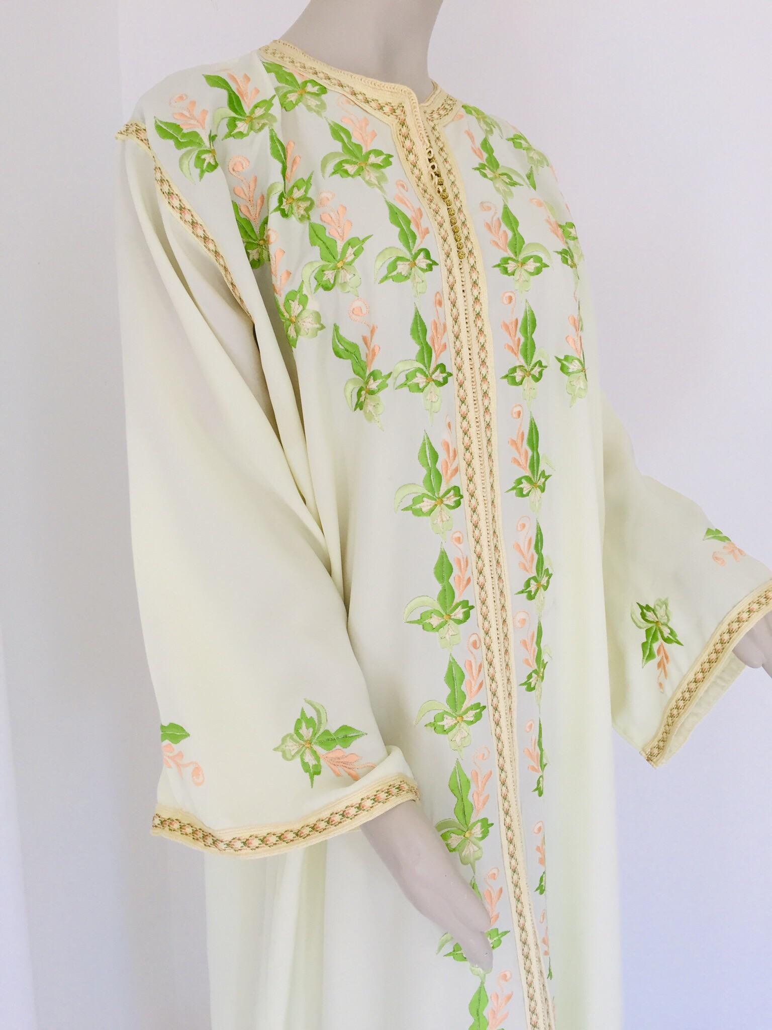 Moroccan Caftan Embroidered For Sale 5