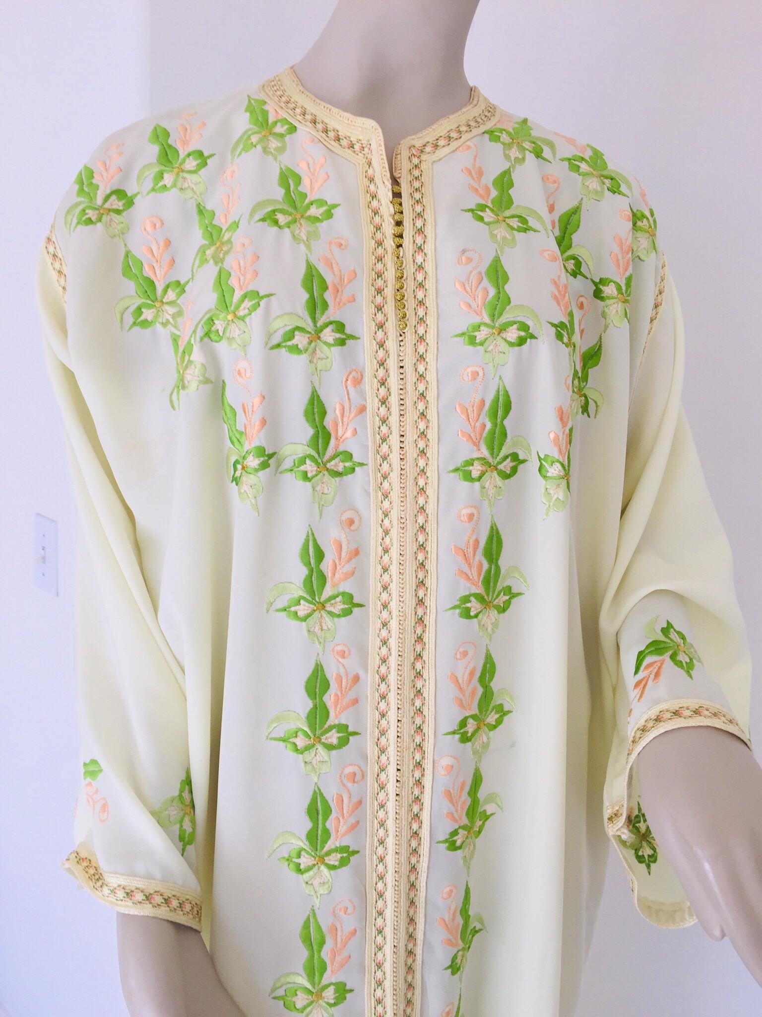 20th Century Moroccan Caftan Embroidered For Sale