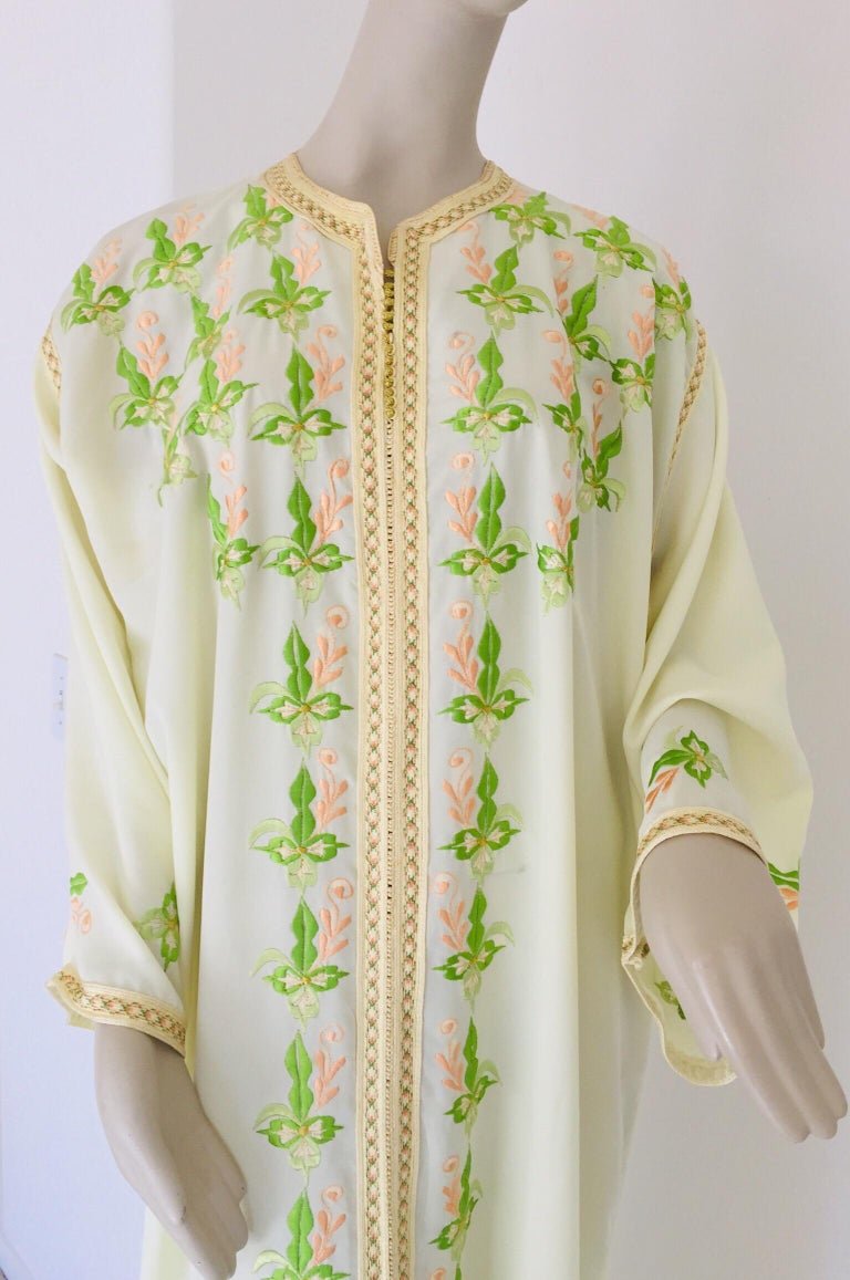 Moroccan Caftan Embroidered For Sale at 1stDibs