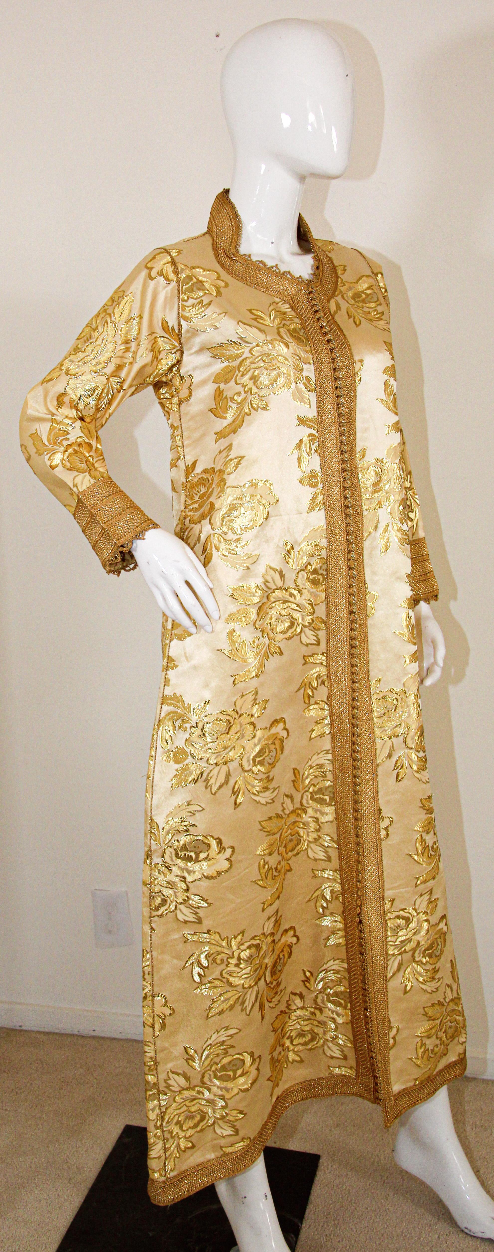Caftan marocain brodé en damas doré, vintage, années 1960 en vente 2