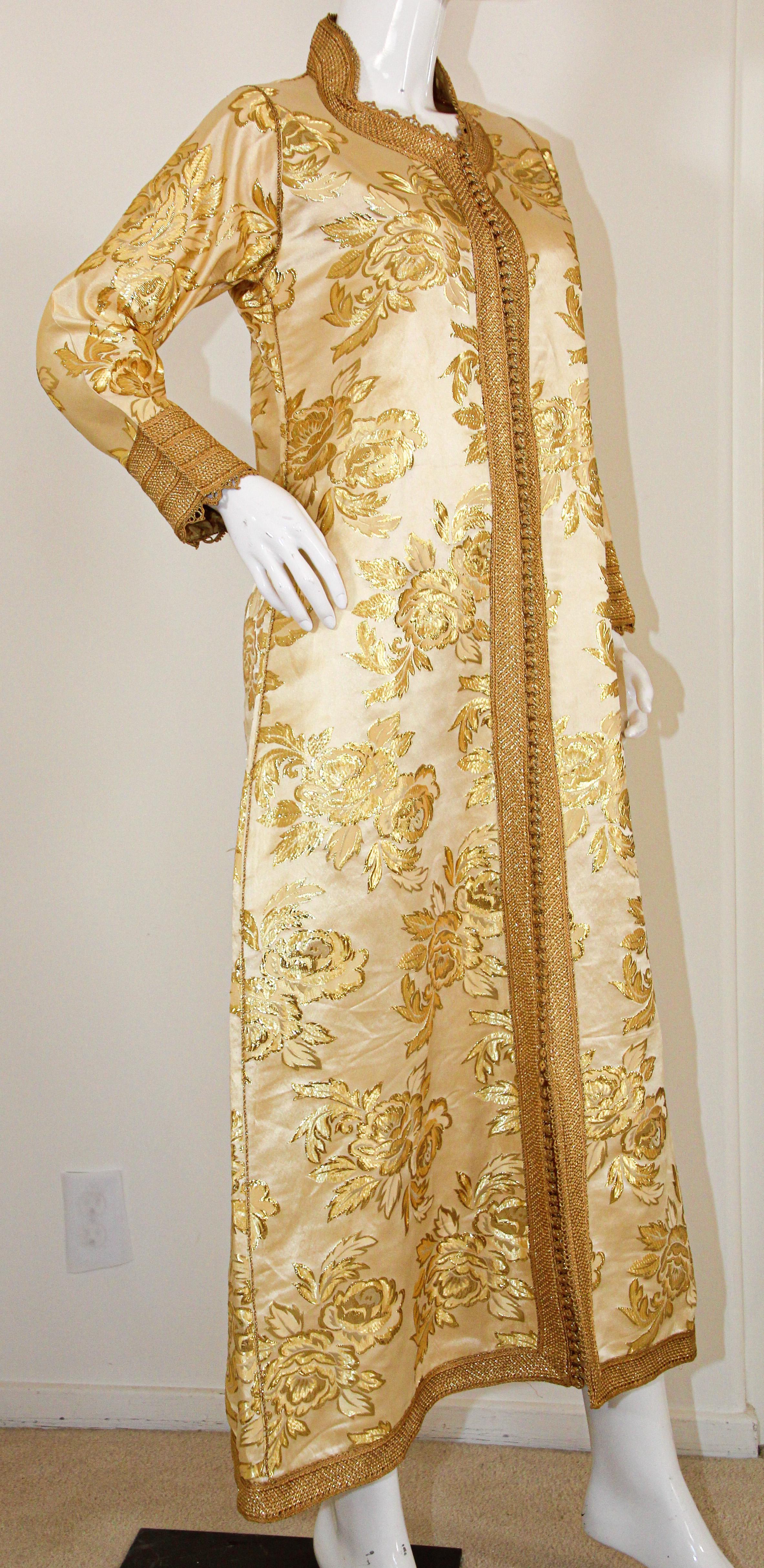 Moroccan Caftan Gold Damask Embroidered, Vintage, 1960s For Sale 6