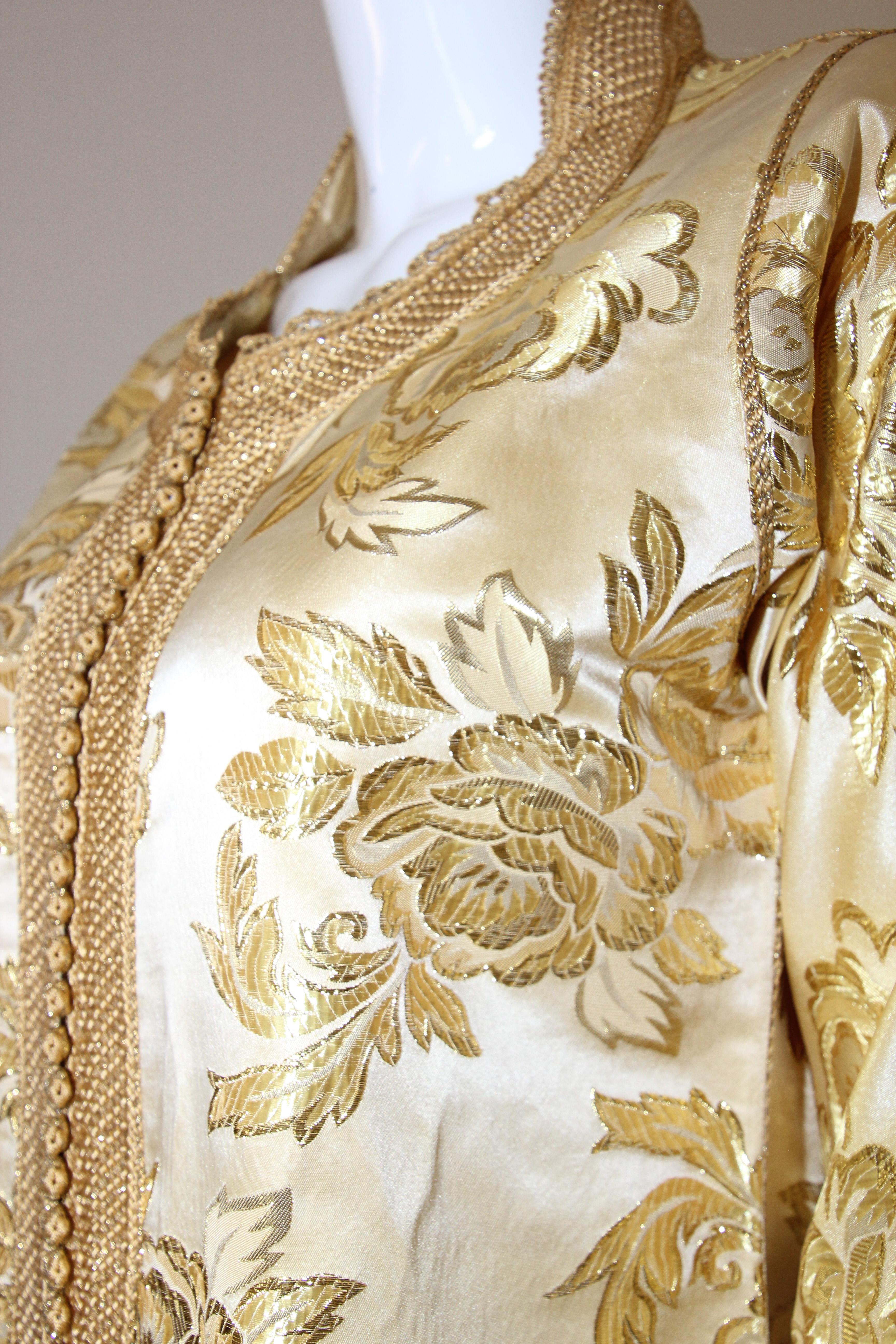 Moroccan Caftan Gold Damask Embroidered, Vintage, 1960s For Sale 11