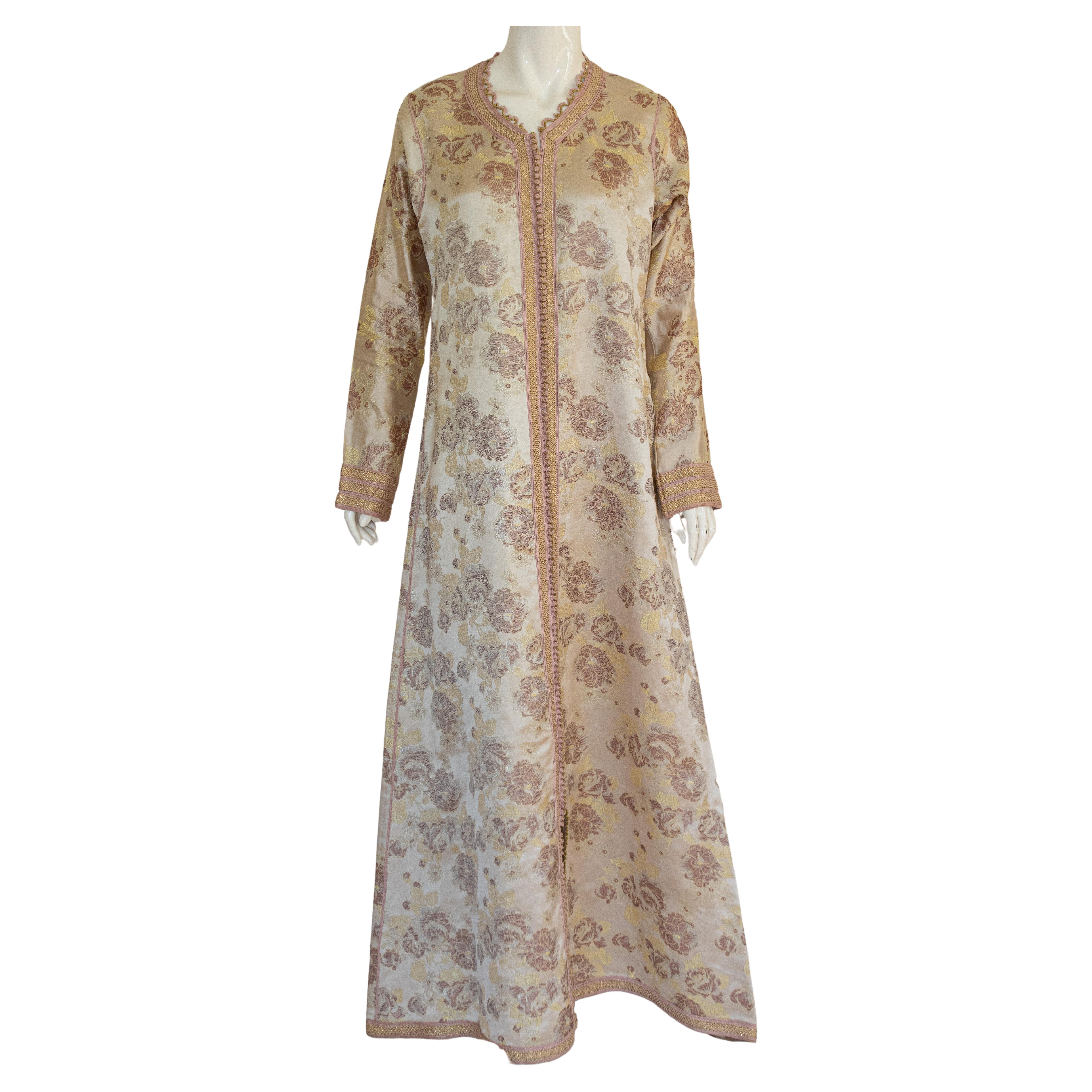 Amazing vintage Moroccan Caftan, gold silk damask threads trim, Circa 1960's
The gold floral damask kaftan was entirely finish by hand.
Feel like a queen in this elegant, sumptuous, Moroccan caftan with its intricate design. 
One of a kind evening