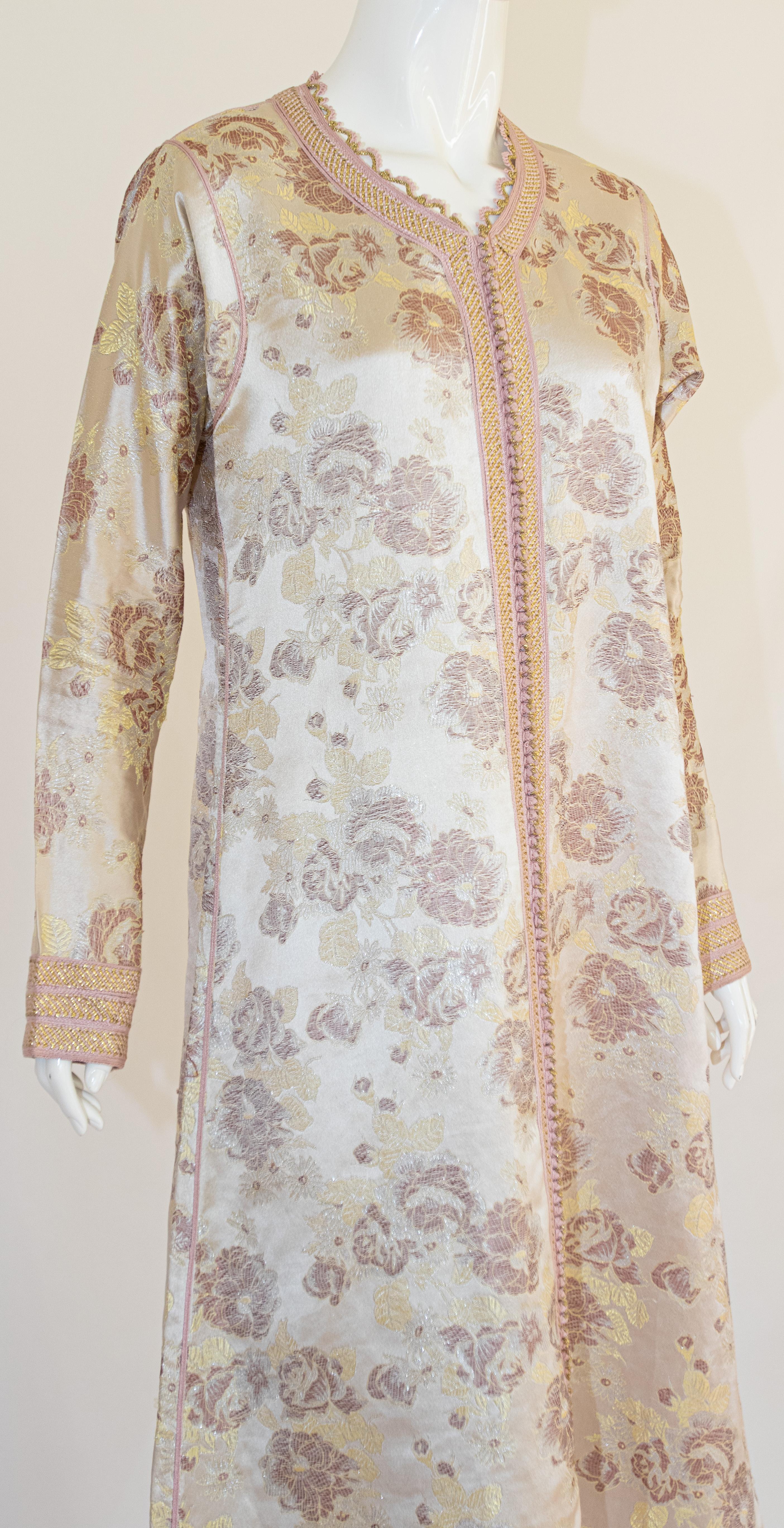 Vintage Moroccan Caftan Gold Damask Embroidered, Vintage, 1960s In Good Condition For Sale In North Hollywood, CA