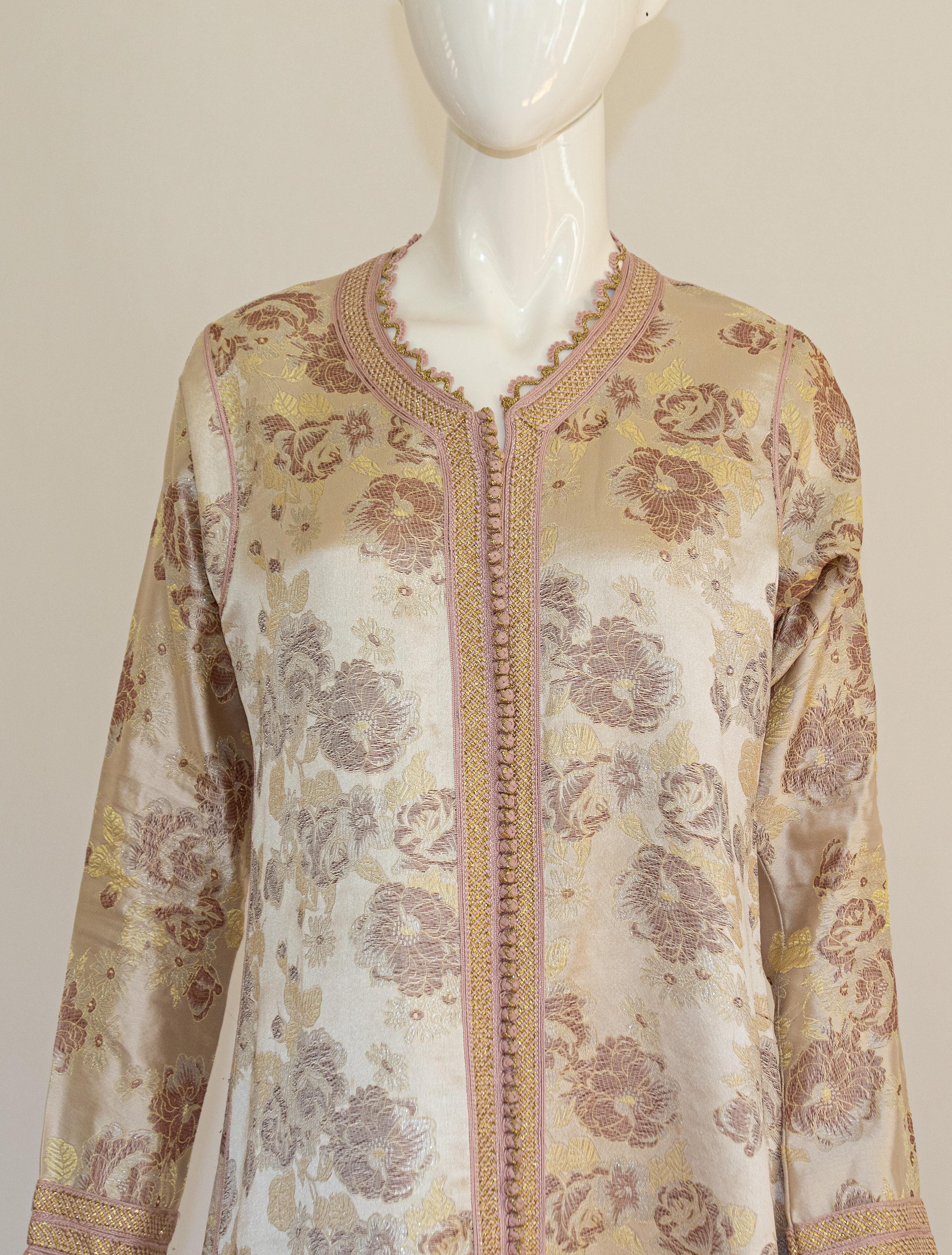 Vintage Moroccan Caftan Gold Damask Embroidered, Vintage, 1960s For Sale 1