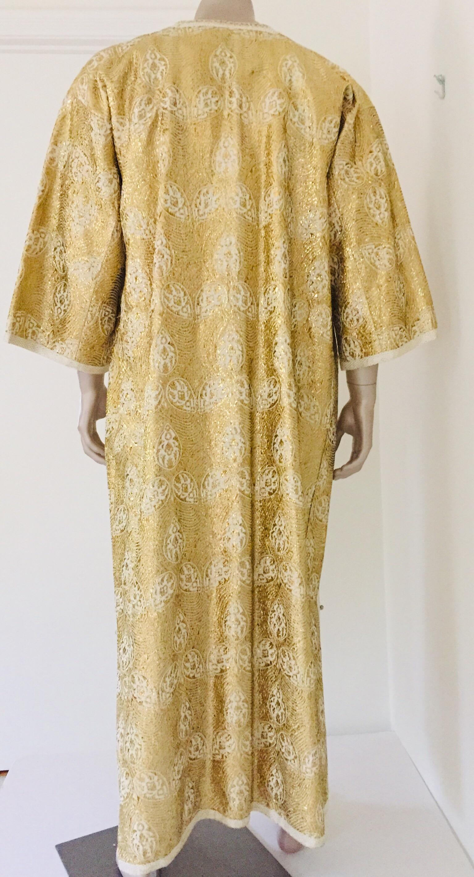 Men's Moroccan Caftan in Silver and Gold Brocade Vintage Gentleman Kaftan Circa 1960 For Sale