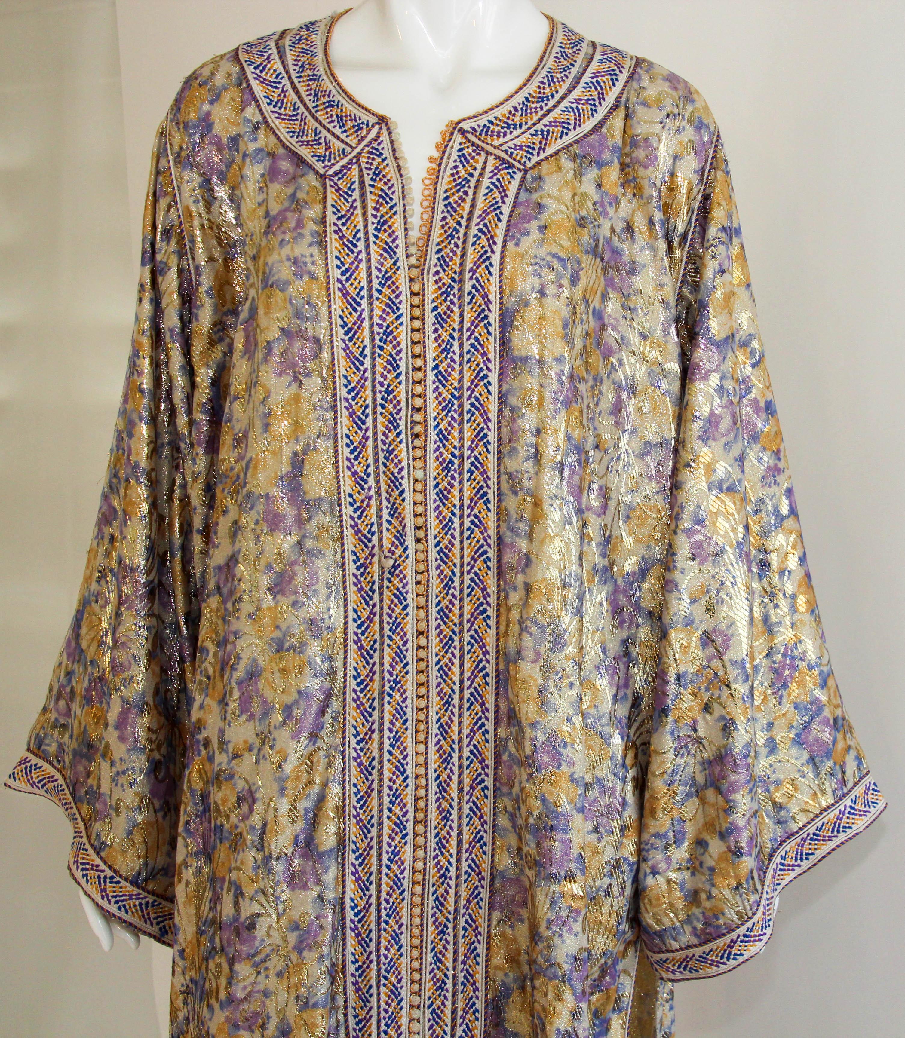 Moroccan Caftan Metallic Floral Silk Brocade Vintage Purple and Gold Kaftan For Sale 5