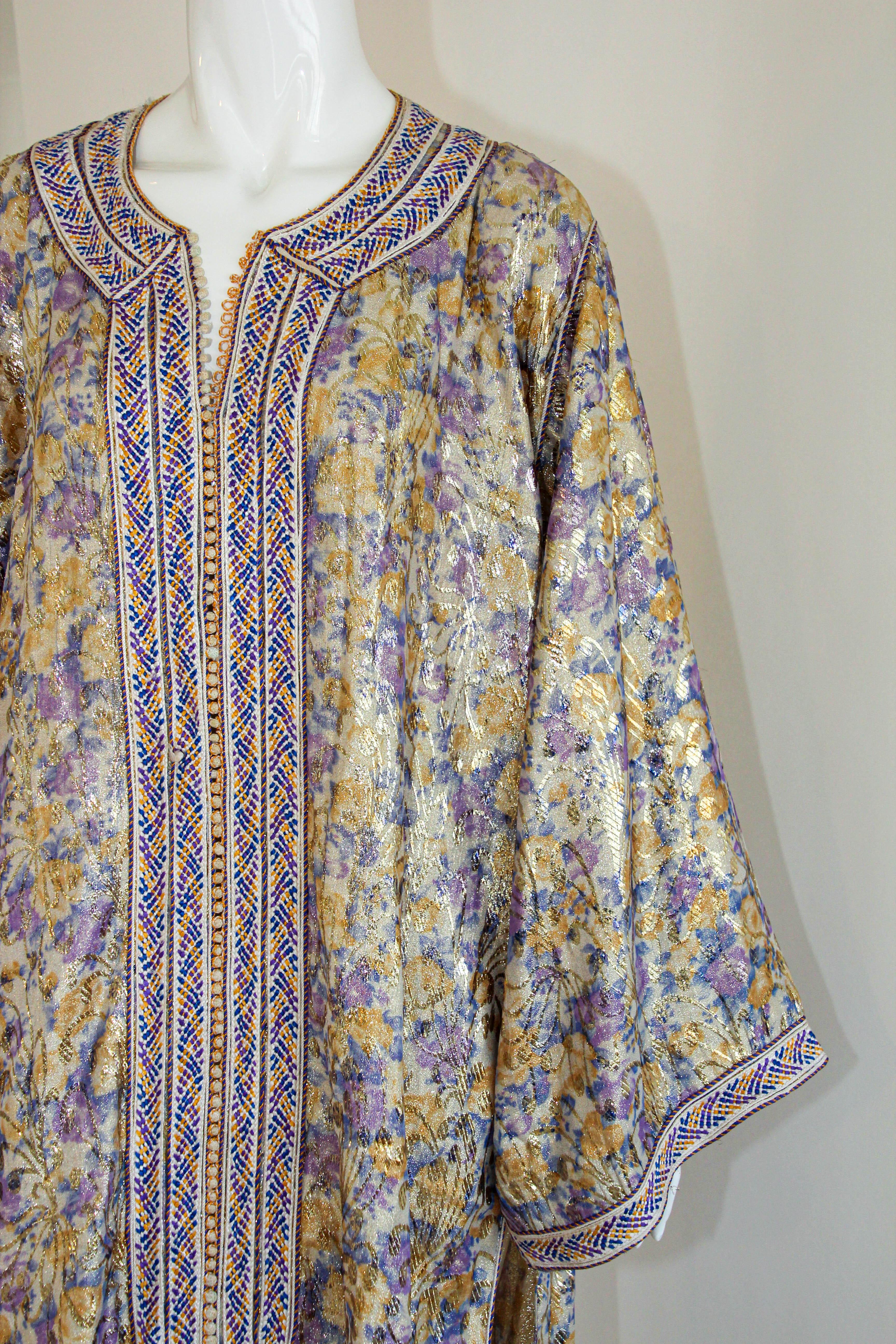 Moroccan Caftan Metallic Floral Silk Brocade Vintage Purple and Gold Kaftan For Sale 6