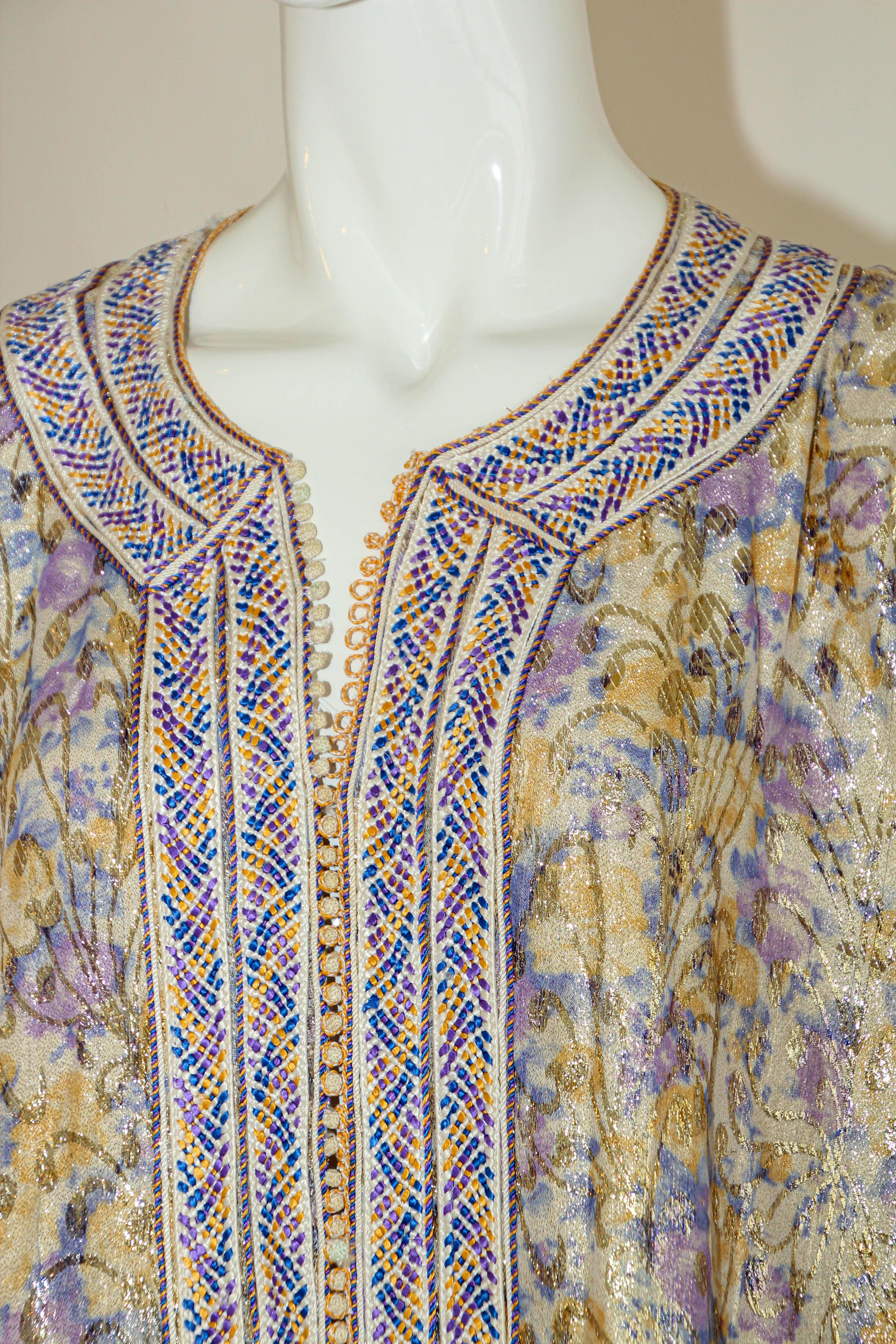 Moroccan Caftan Metallic Floral Silk Brocade Vintage Purple and Gold Kaftan For Sale 7