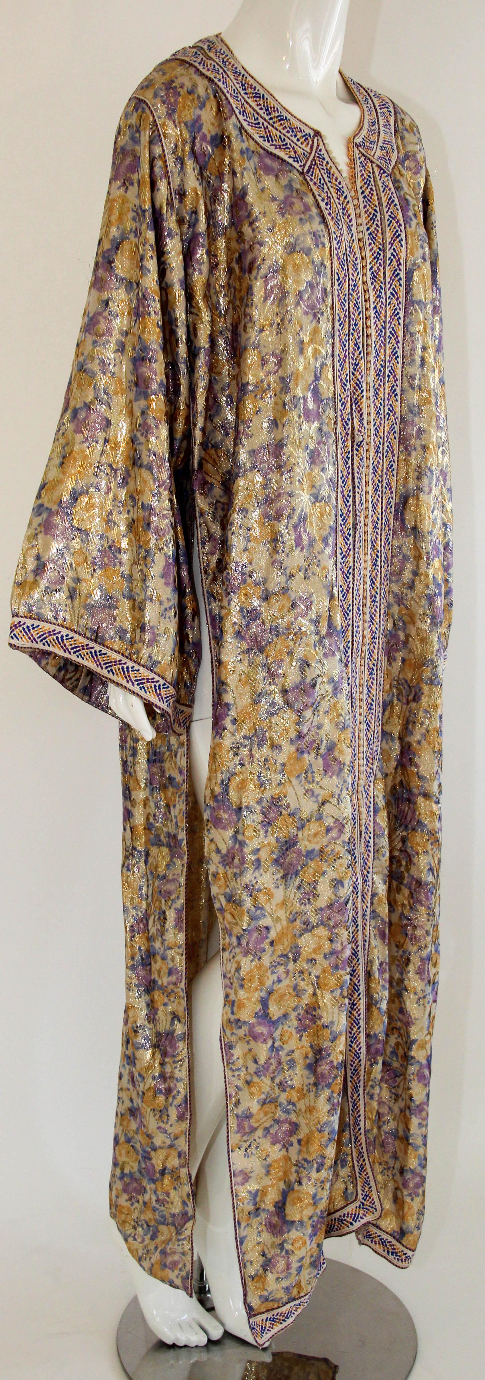 Moroccan Caftan Metallic Floral Silk Brocade Vintage Purple and Gold Kaftan For Sale 11