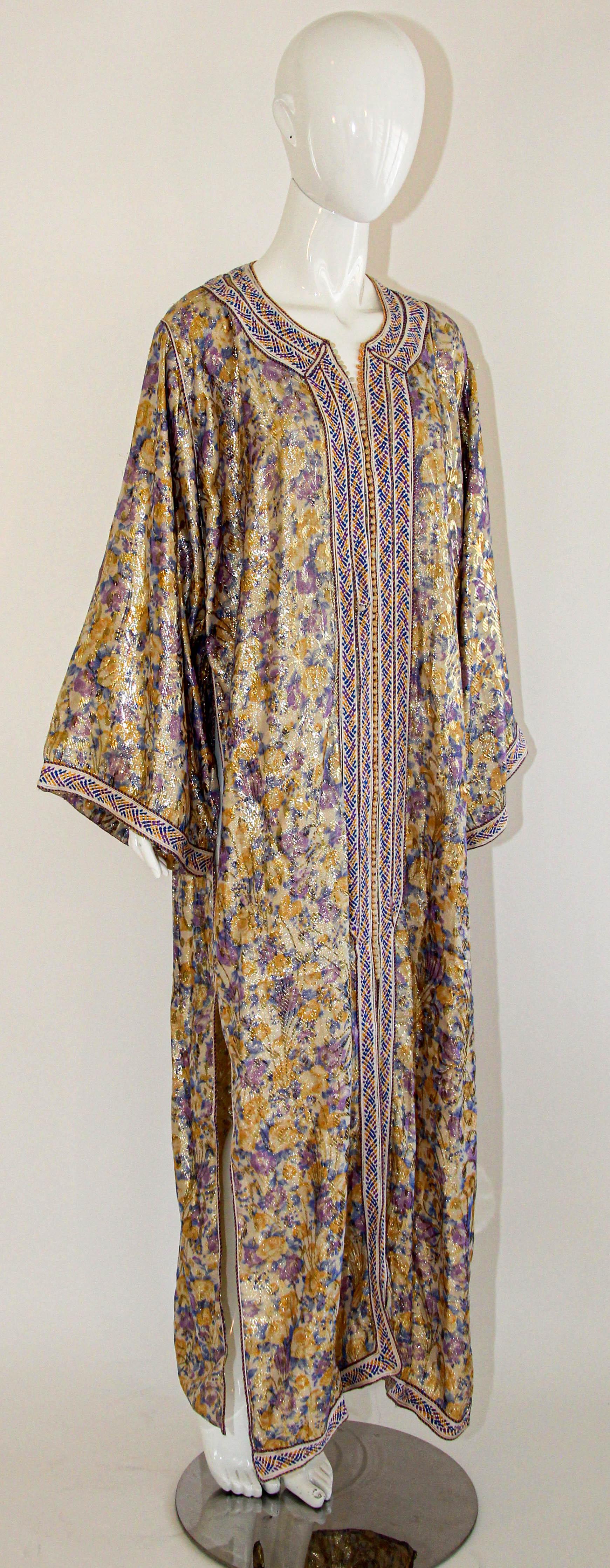 Moroccan Caftan Metallic Floral Silk Brocade Vintage Purple and Gold Kaftan For Sale 12